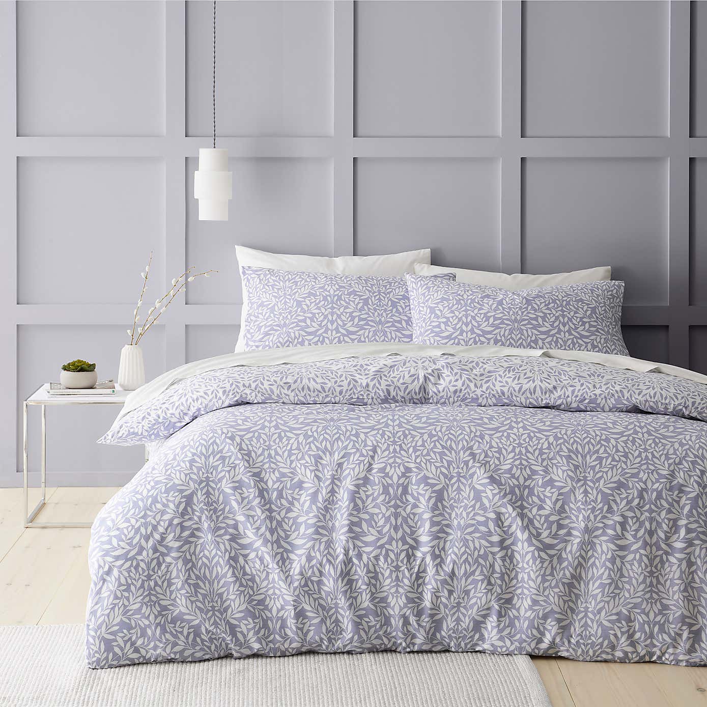 Edna White Duvet Cover & Pillowcase Set