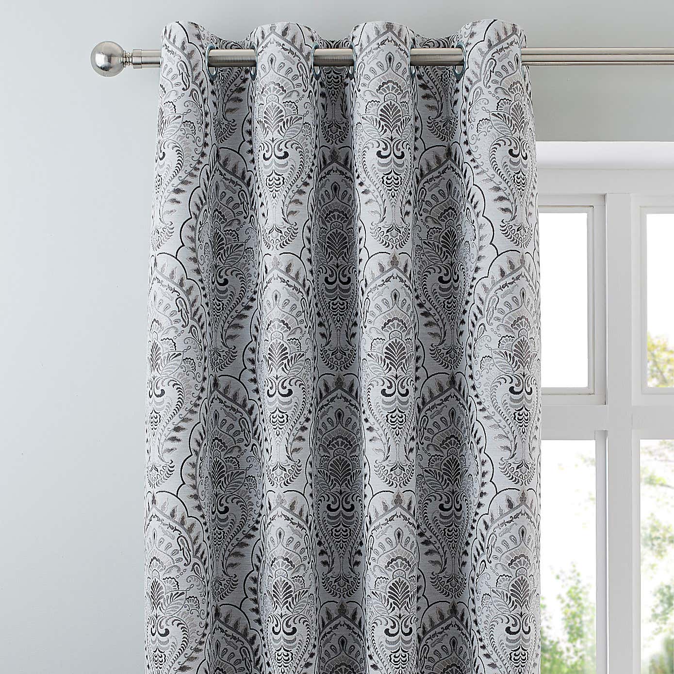 Leonardo Eyelet Curtains