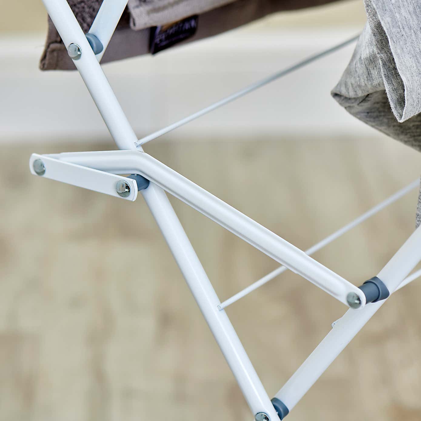 2 Tier White Indoor Airer