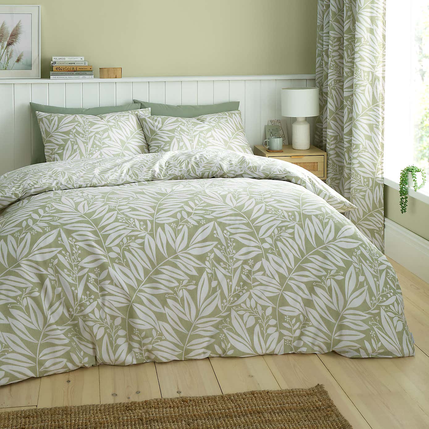 Catherine Lansfield Sorrel Leaves Reversible Duvet Cover & Pillowcase Set