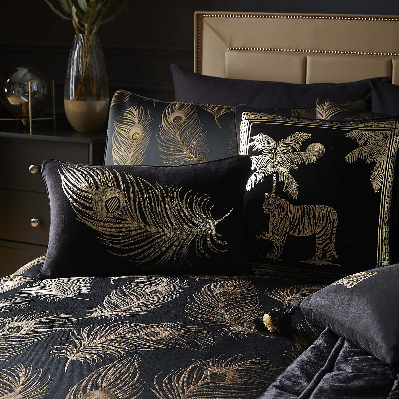 Laurence Llewelyn-Bowen Dandy Gold Duvet Cover and Pillowcase Set