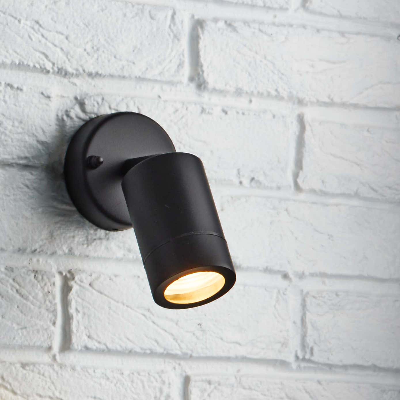 Vogue Alonzo Outdoor Wall Spotlight