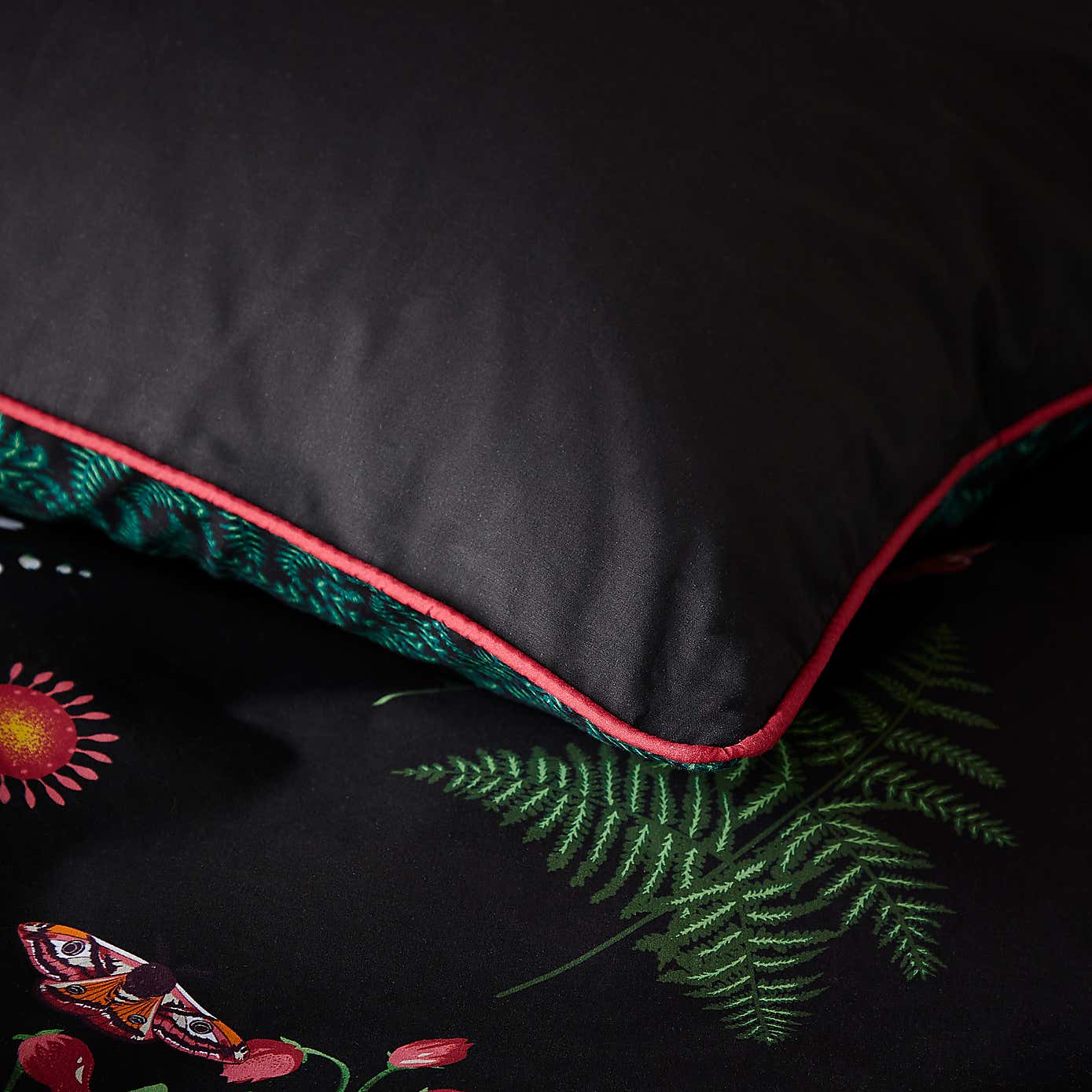 Moorland Flora Black Duvet Cover and Pillowcase Set