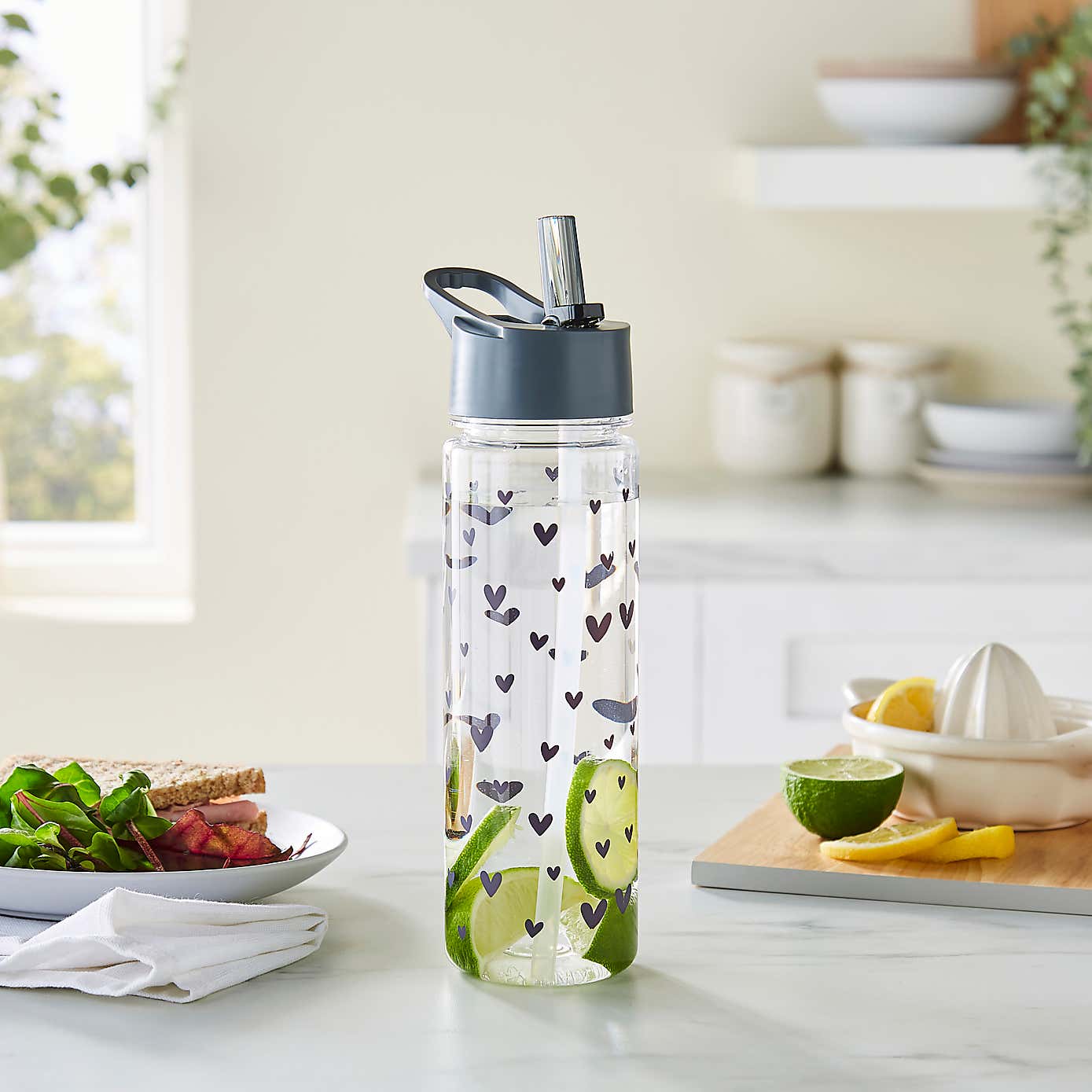 Hearts 620ml Water Bottle