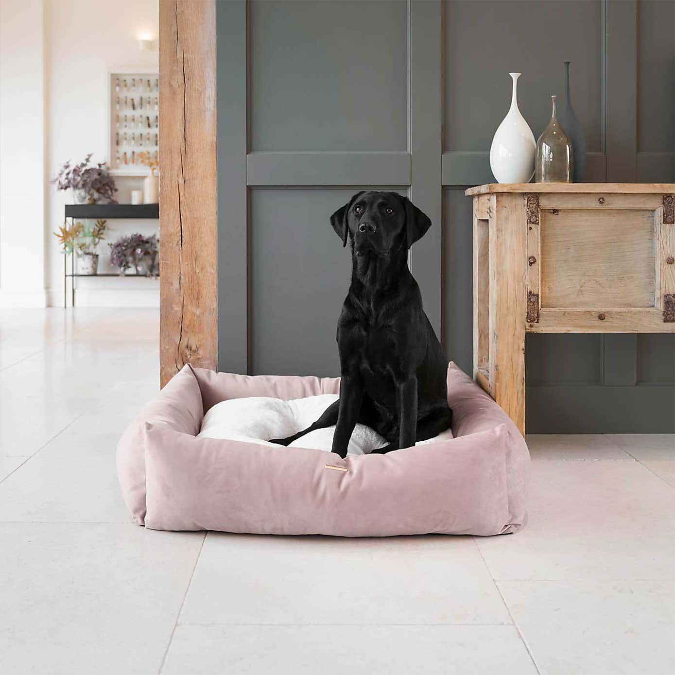 Lords and Labradors Velvet Box Dog Bed