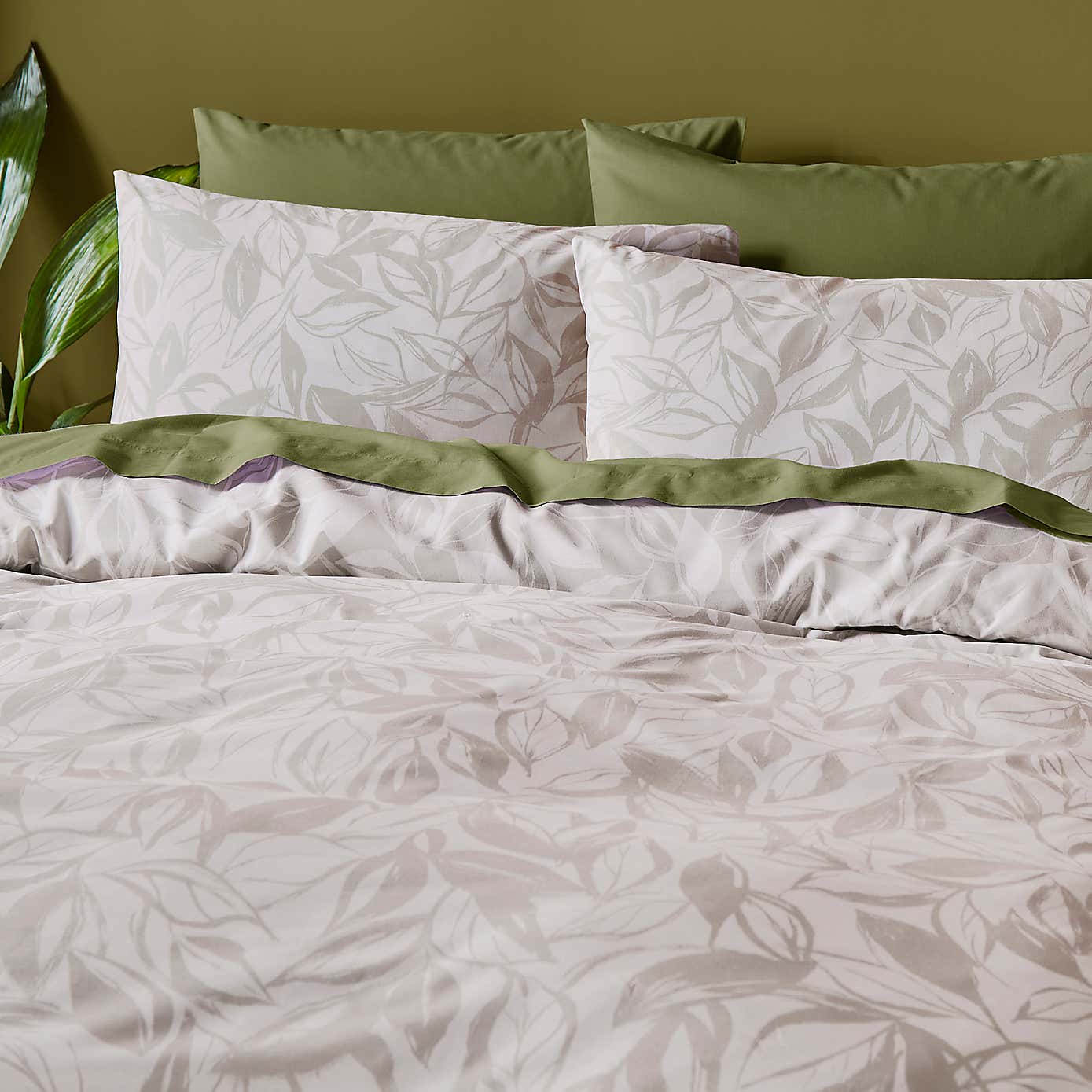 Sketched Leaf 144 Thread Count Reversible Cotton Duvet Cover & Pillowcase Set