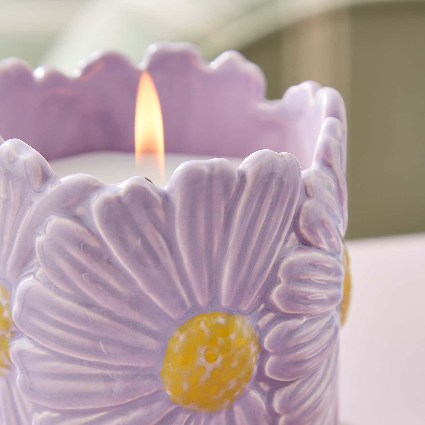 Daisy Floral Ceramic Candle