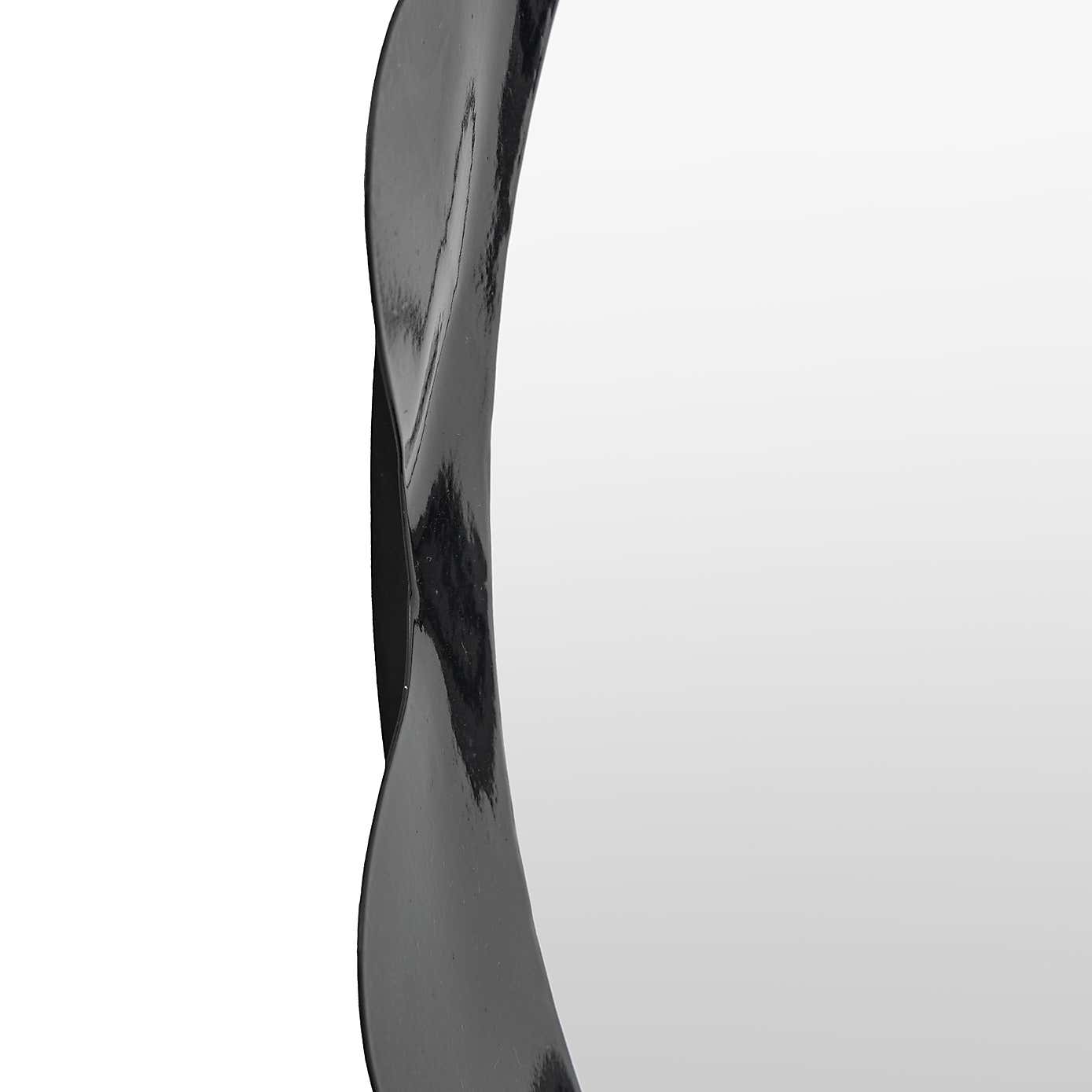 Circe Flower Round Wall Mirror