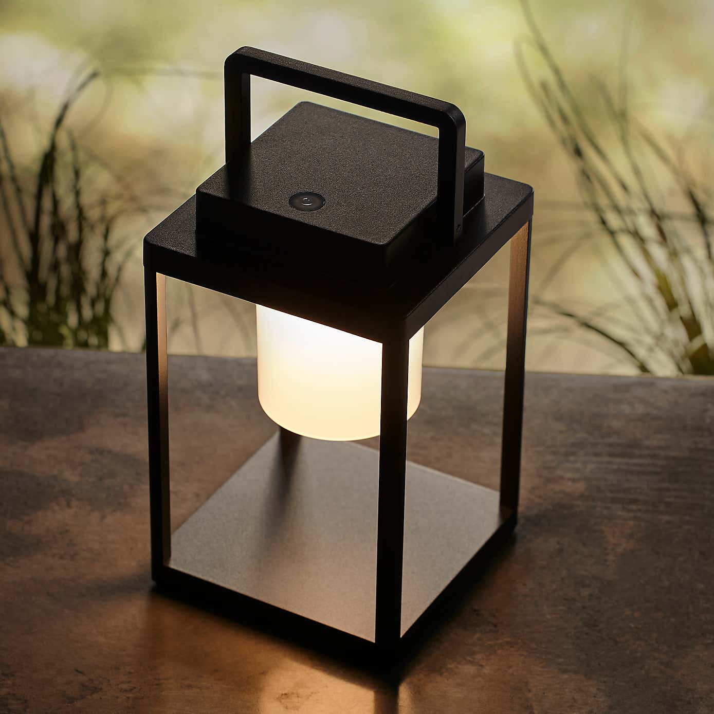 Vogue Alti Outdoor USB Rechargeable Table Light