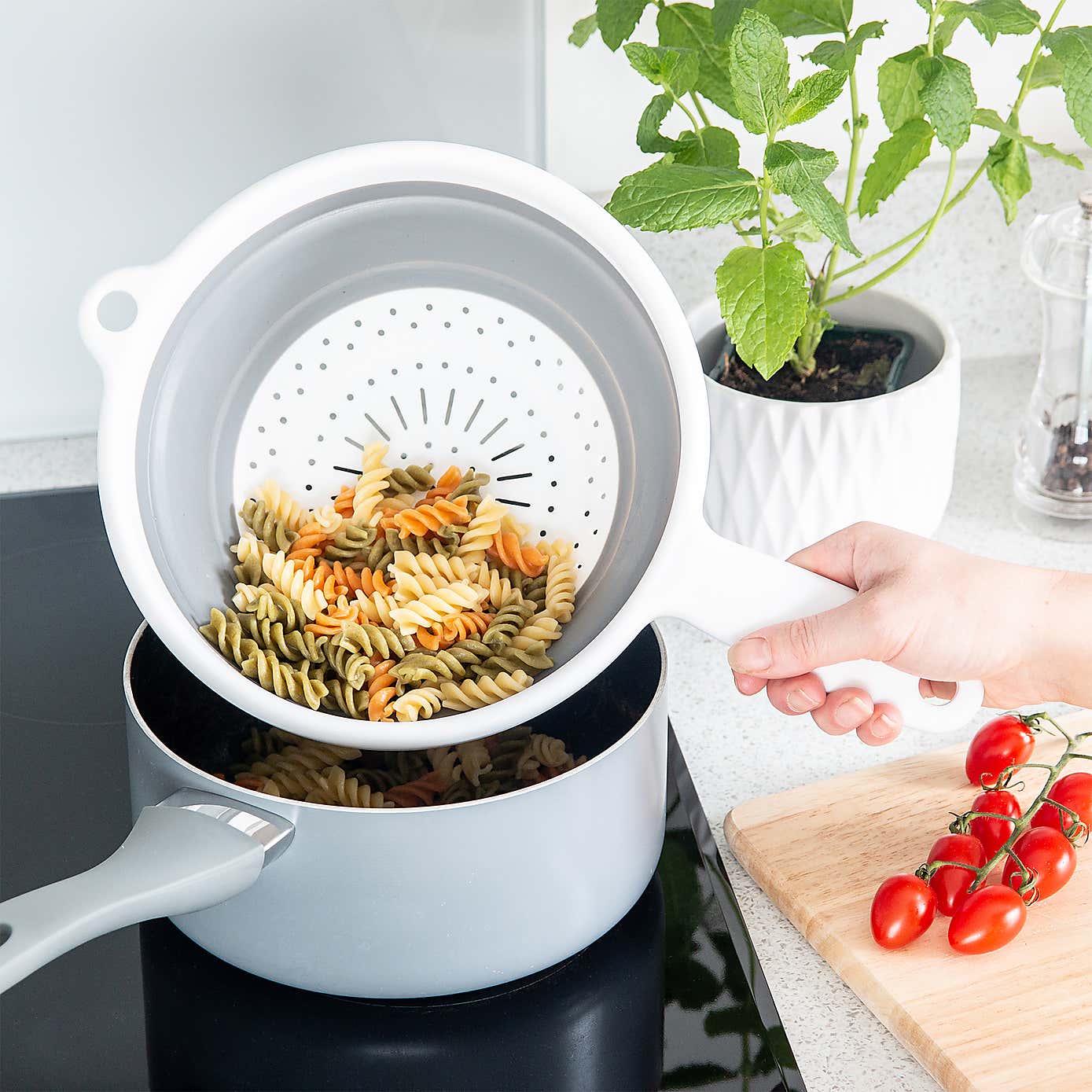 ADDIS Set of 2 Pop & Store Colanders