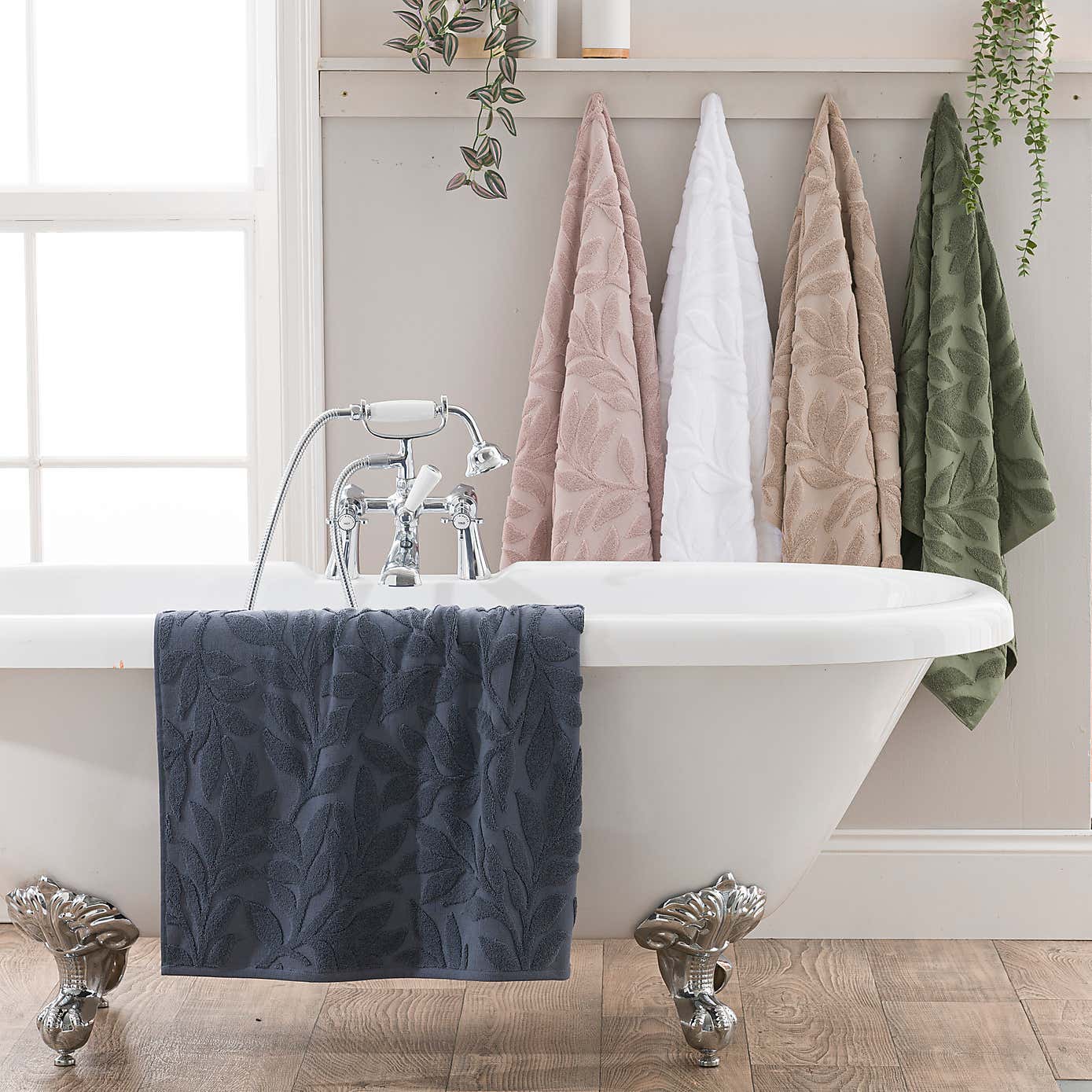 Woodland Leaf Sculptured Cotton Towel