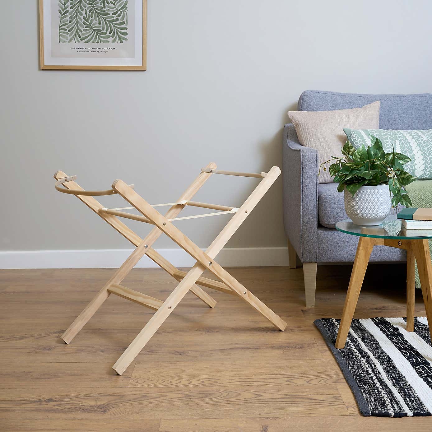 Clair de Lune Dimple Palm Moses Basket with Natural Folding Stand