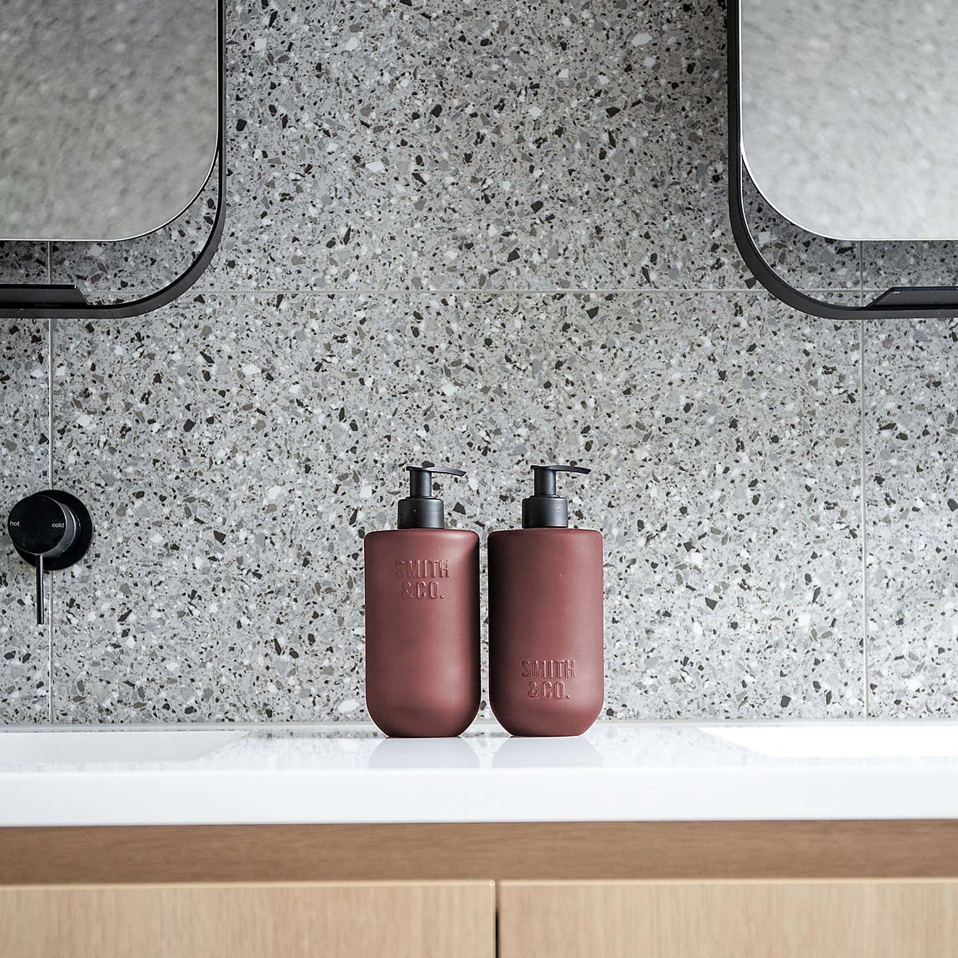 Smith & Co Black Oud & Saffron Hand & Body Lotion