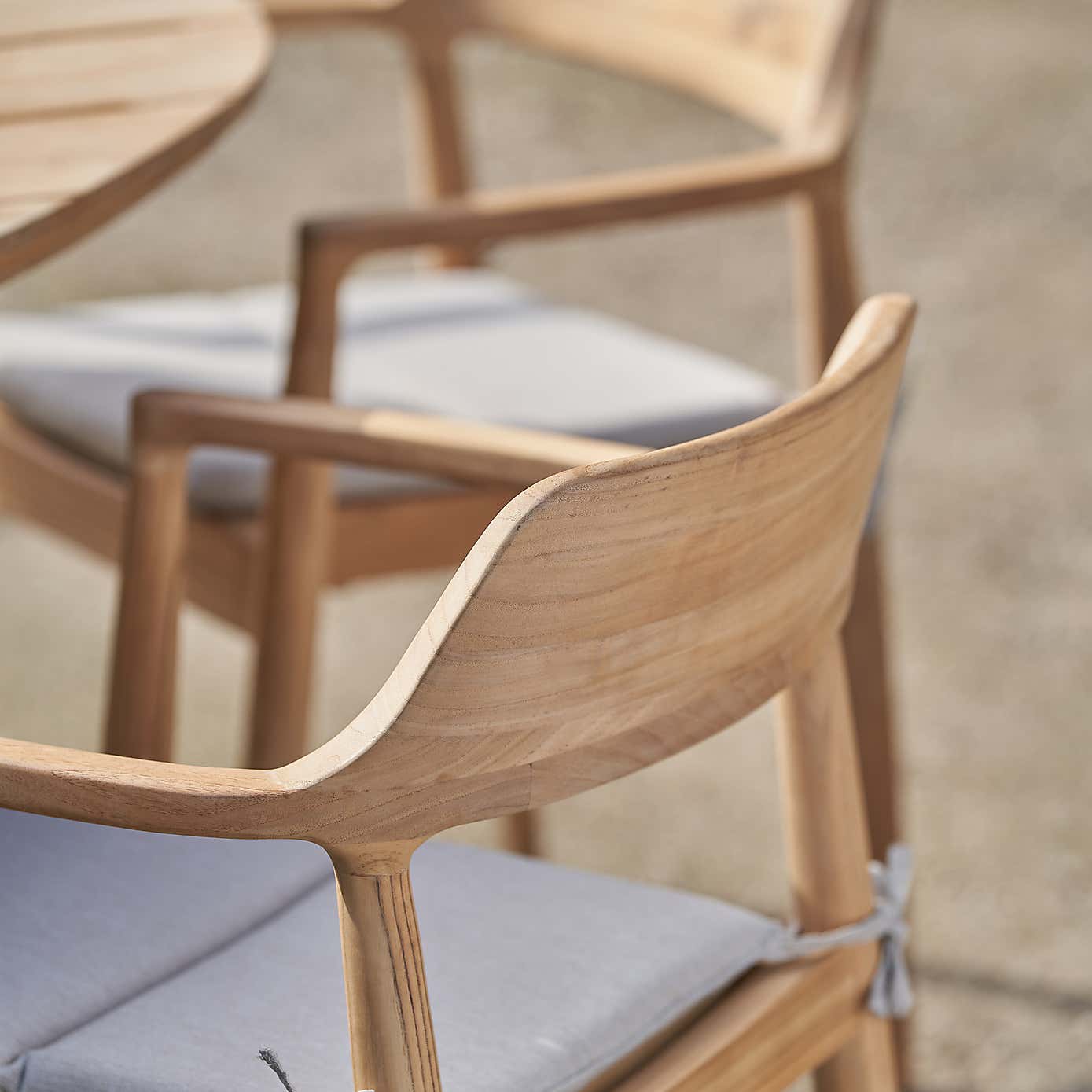 Pacific Lifestyle Reuleaux Salita Outdoor 6 Seater Dining Set