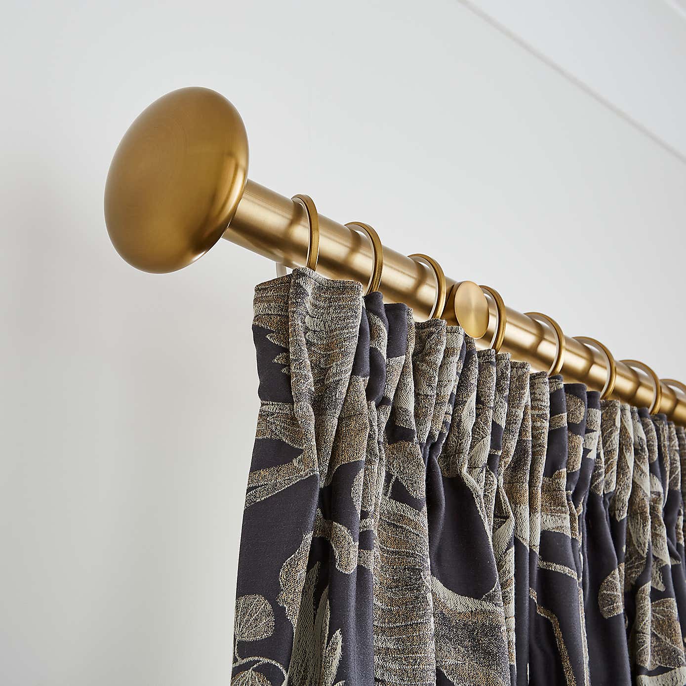 Pebble Fixed Metal Curtain Pole with Rings