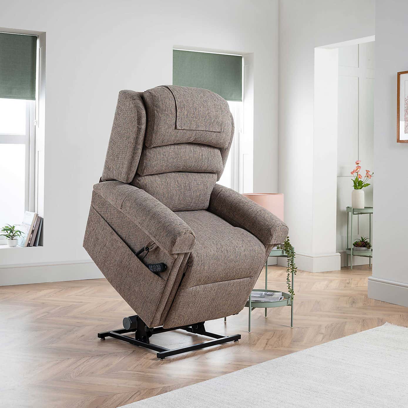 Dorchester Premier Waterfall Rise and Recline Chair