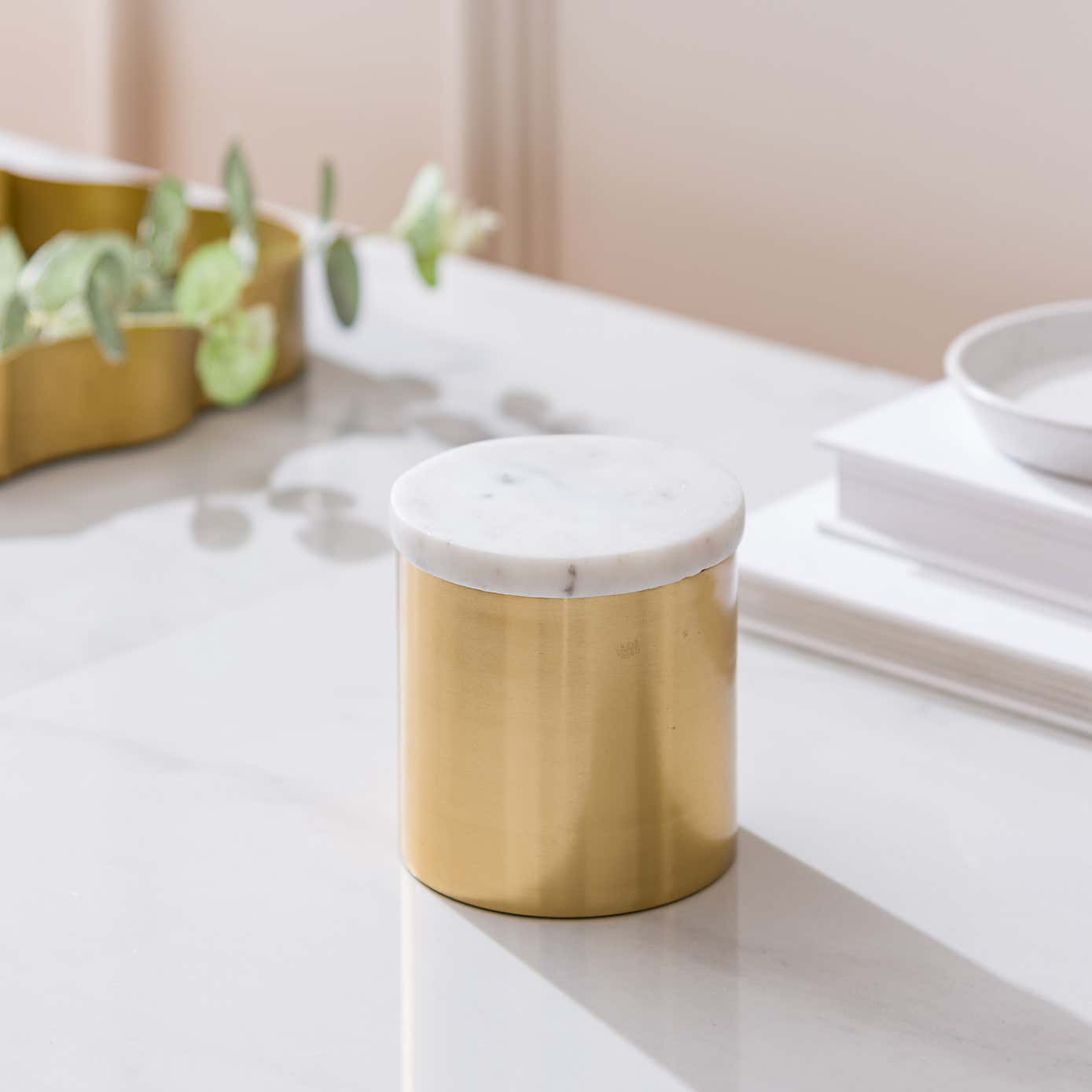 Brushed Gold Floral Honey Candle