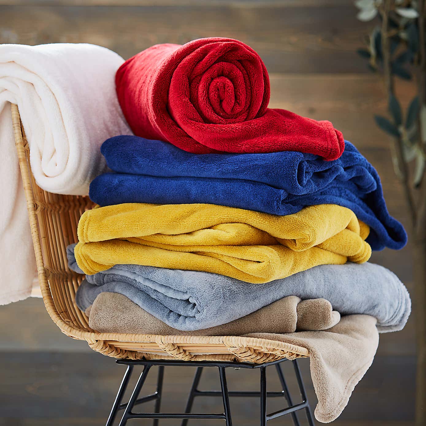 Soft Fleece 130cm x 170cm Throw