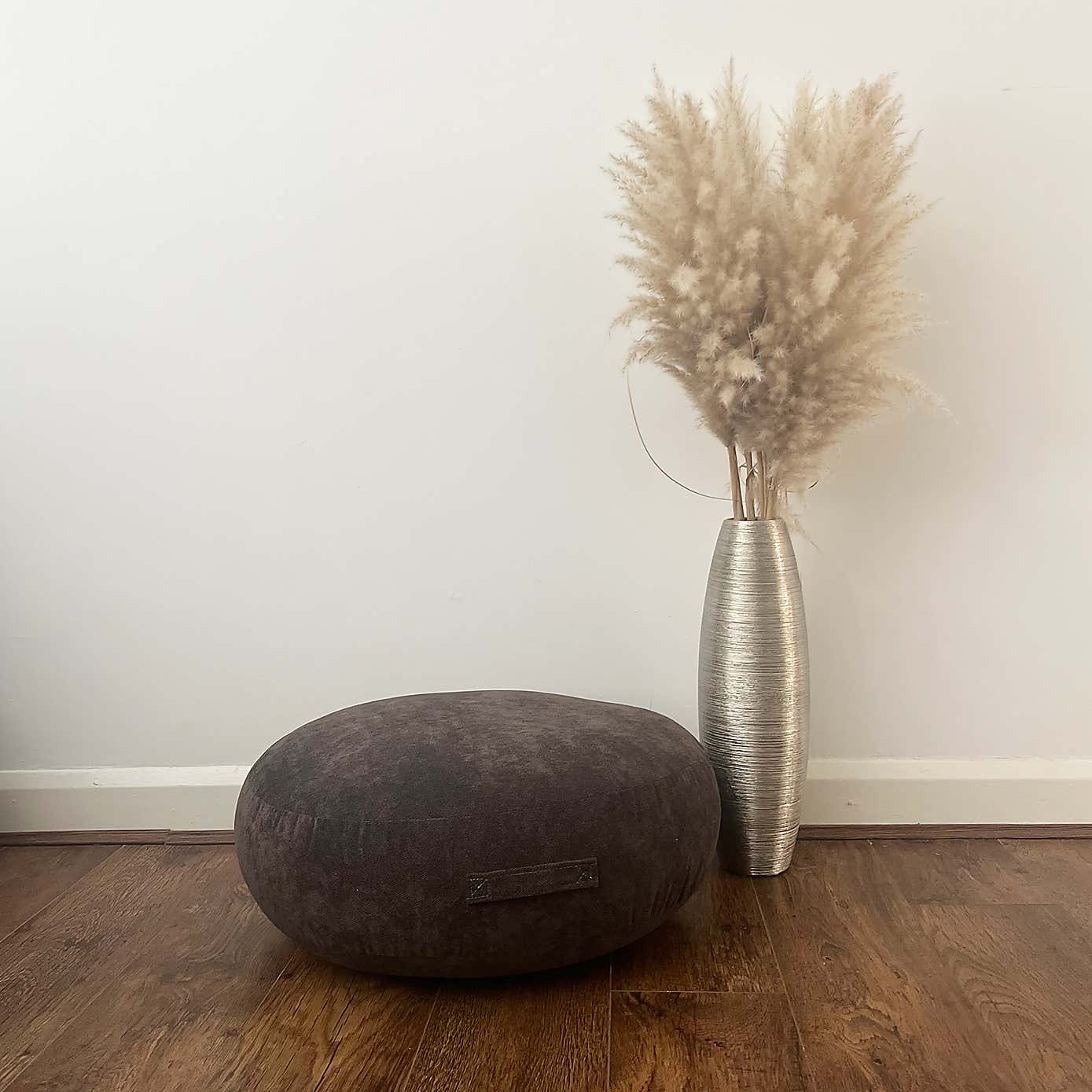 Daro Kensington Round Floor Cushion