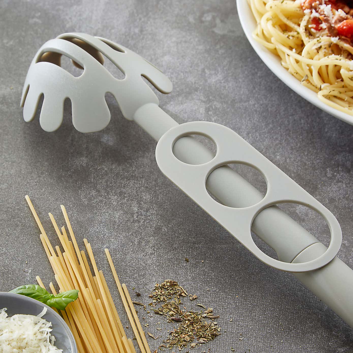 Handy Kitchen Spaghetti Spoon with Spagehetti Measurer
