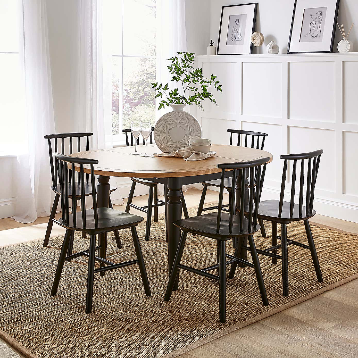 Pip 4-6 Seater Round to Oval Extendable Dining Table