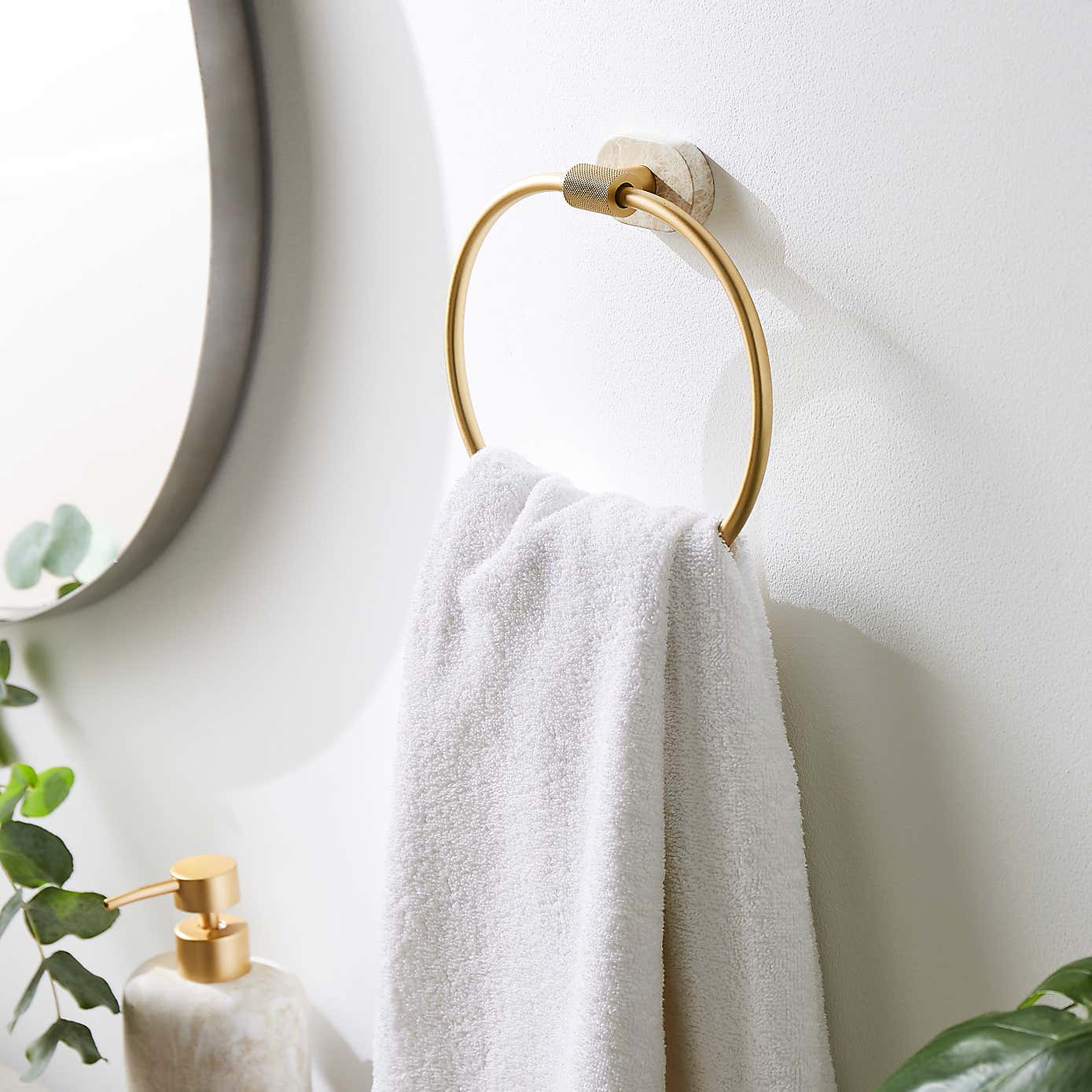 Minimal Luxe Gold Marble Effect Towel Ring
