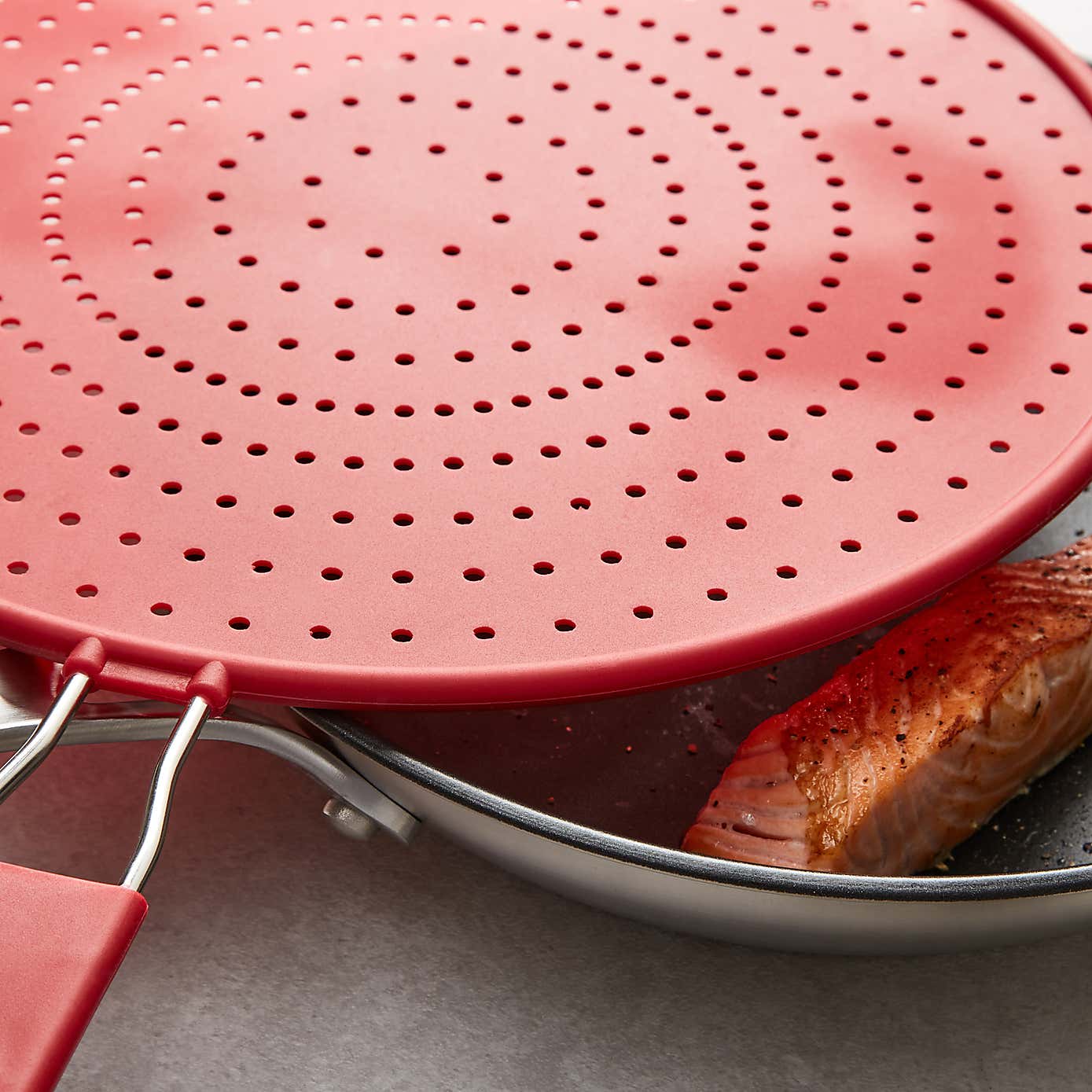 Spectrum Red Splatter Guard