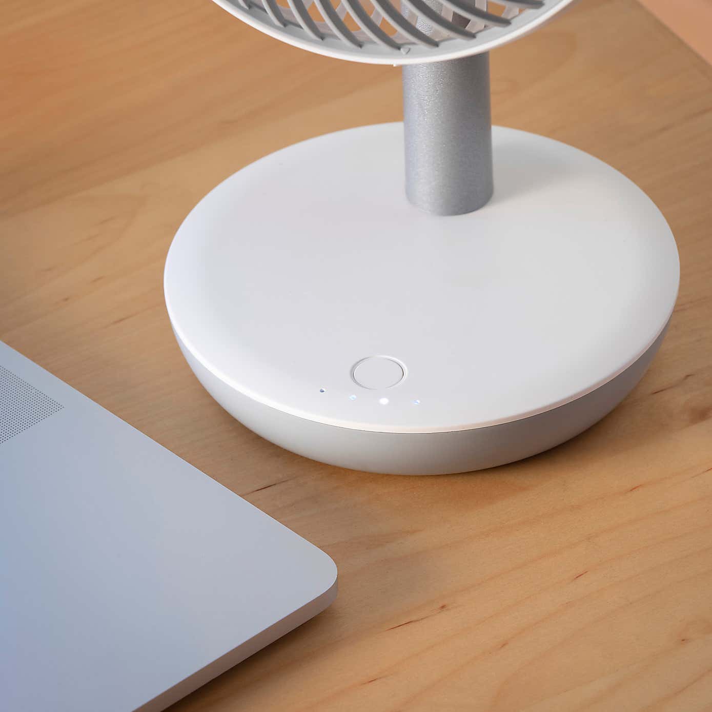 6" White Quiet USB Desk Fan