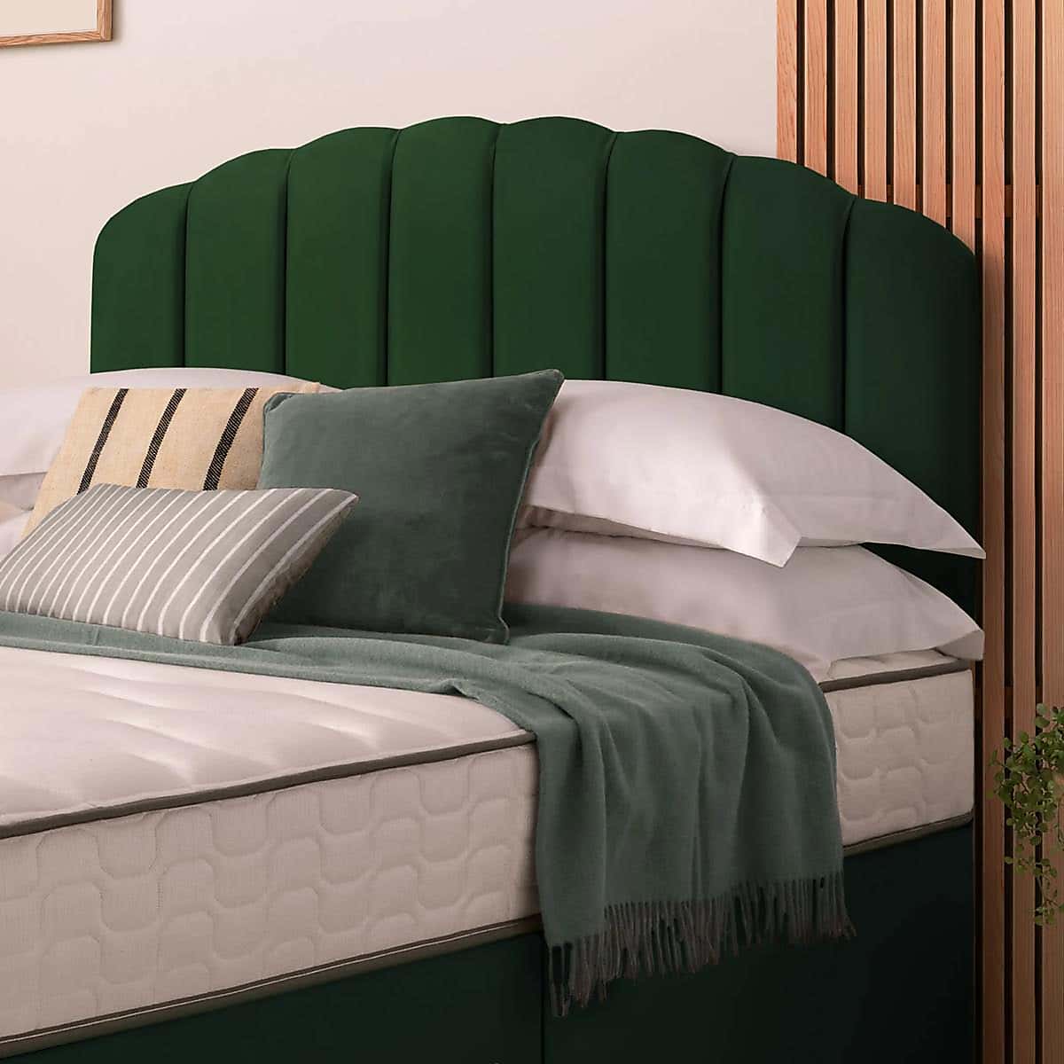 Silentnight 2 Drawer Divan Bed With Velvet Merlin Headboard