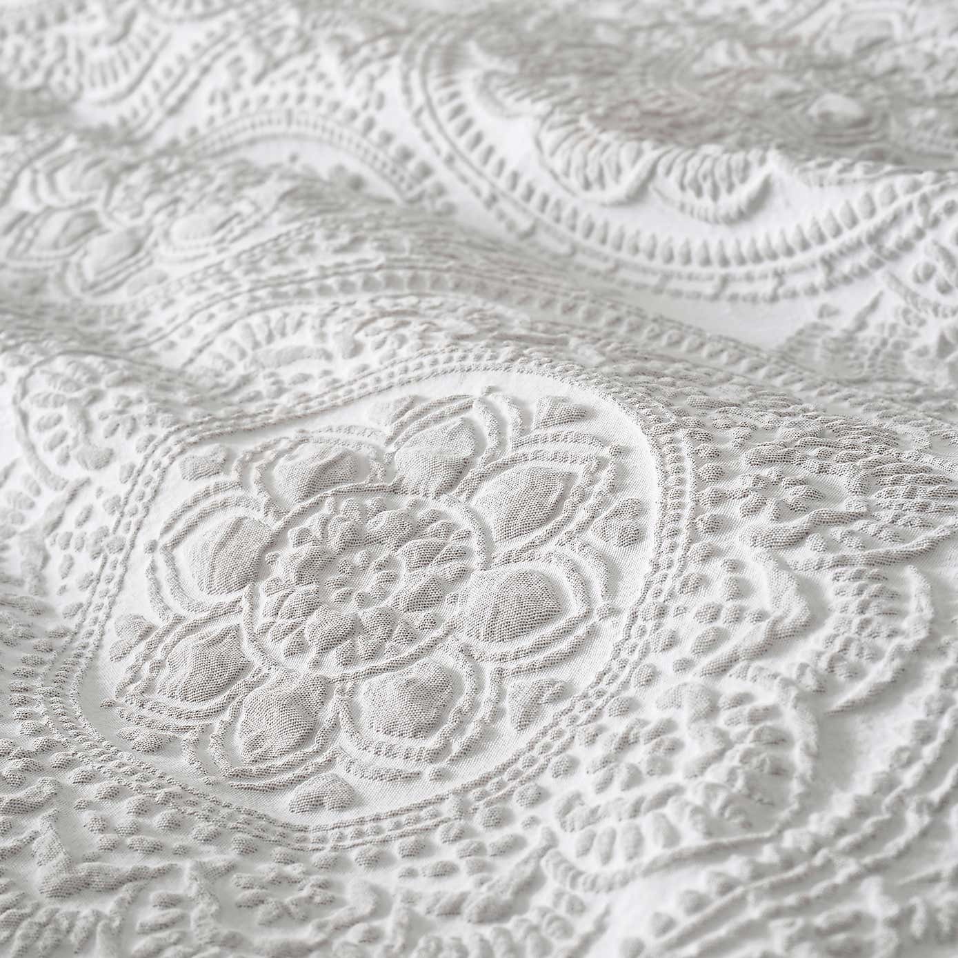 Tama Global Duvet Cover and Pillowcase Set