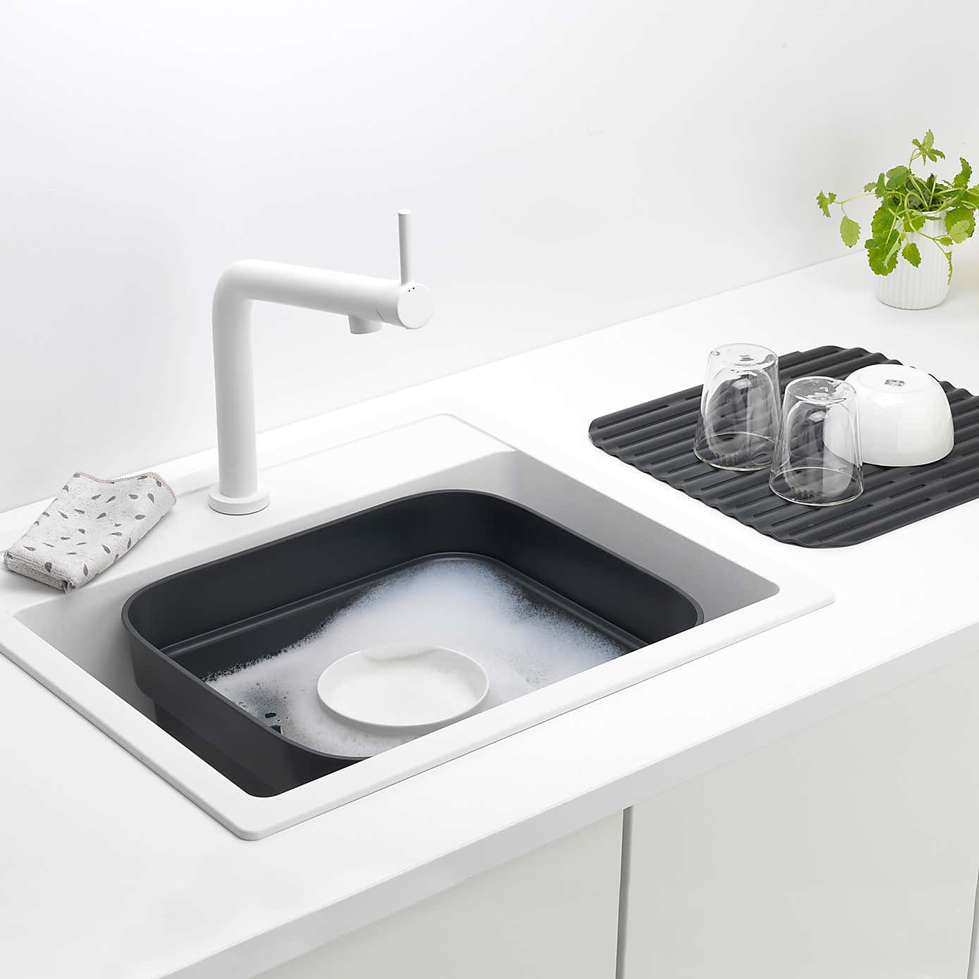 Brabantia Washing Up Bowl with Drying Tray Dark Grey