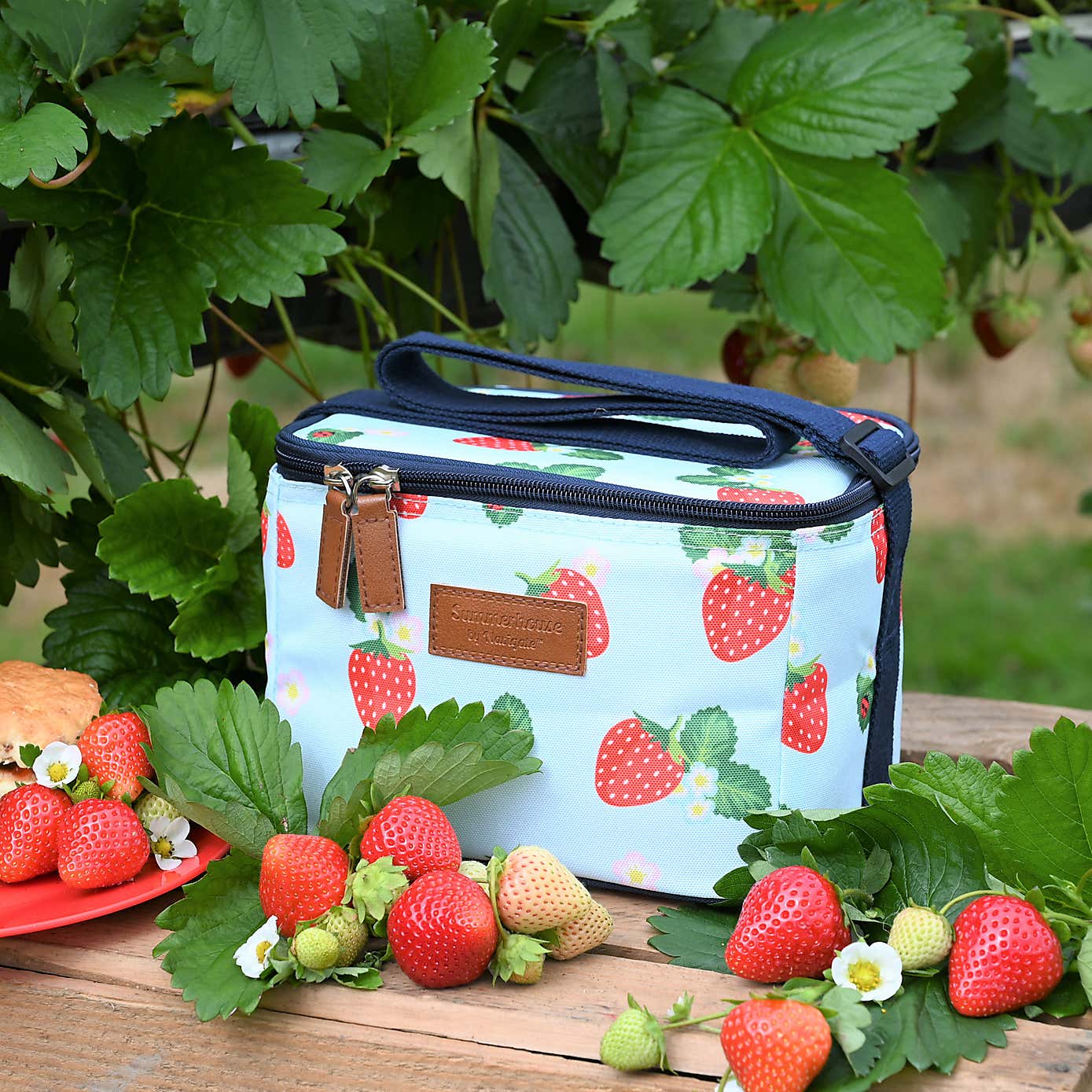 Strawberries & Cream Vintage Aqua Insulated 5 Litre Personal Picnic Cool Bag