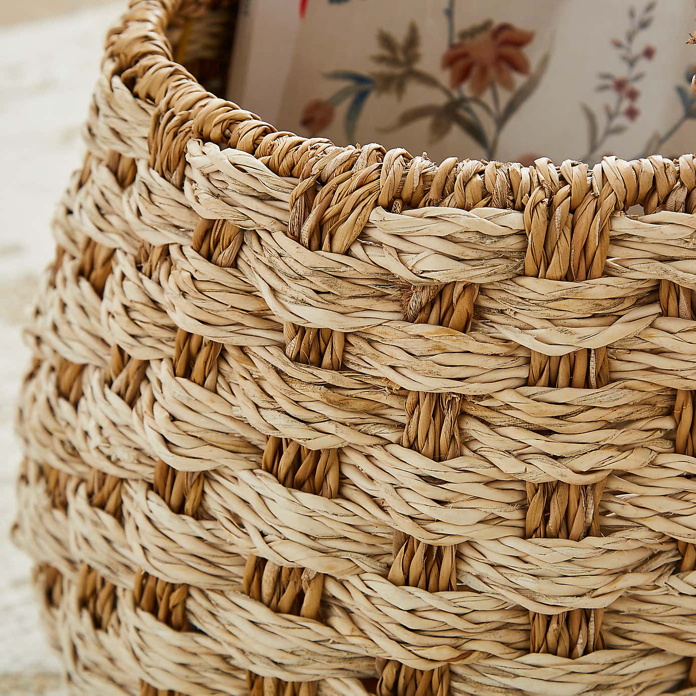 Medium Checkered Seagrass Basket