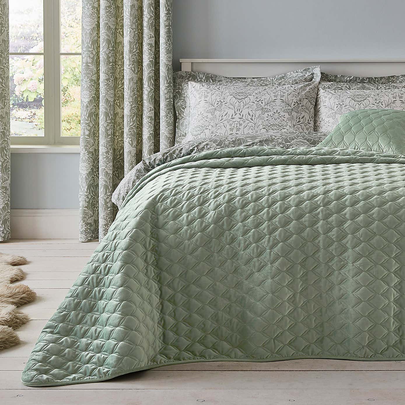 Evesham Green Quilted Velvet Bedspread