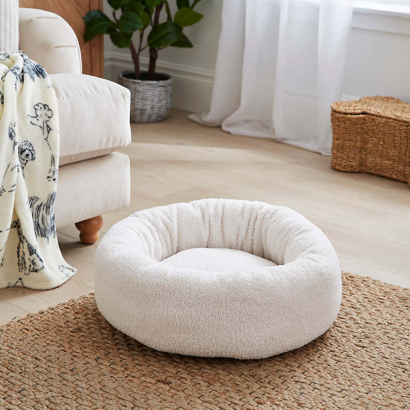 Sherpa Donut Pet Bed