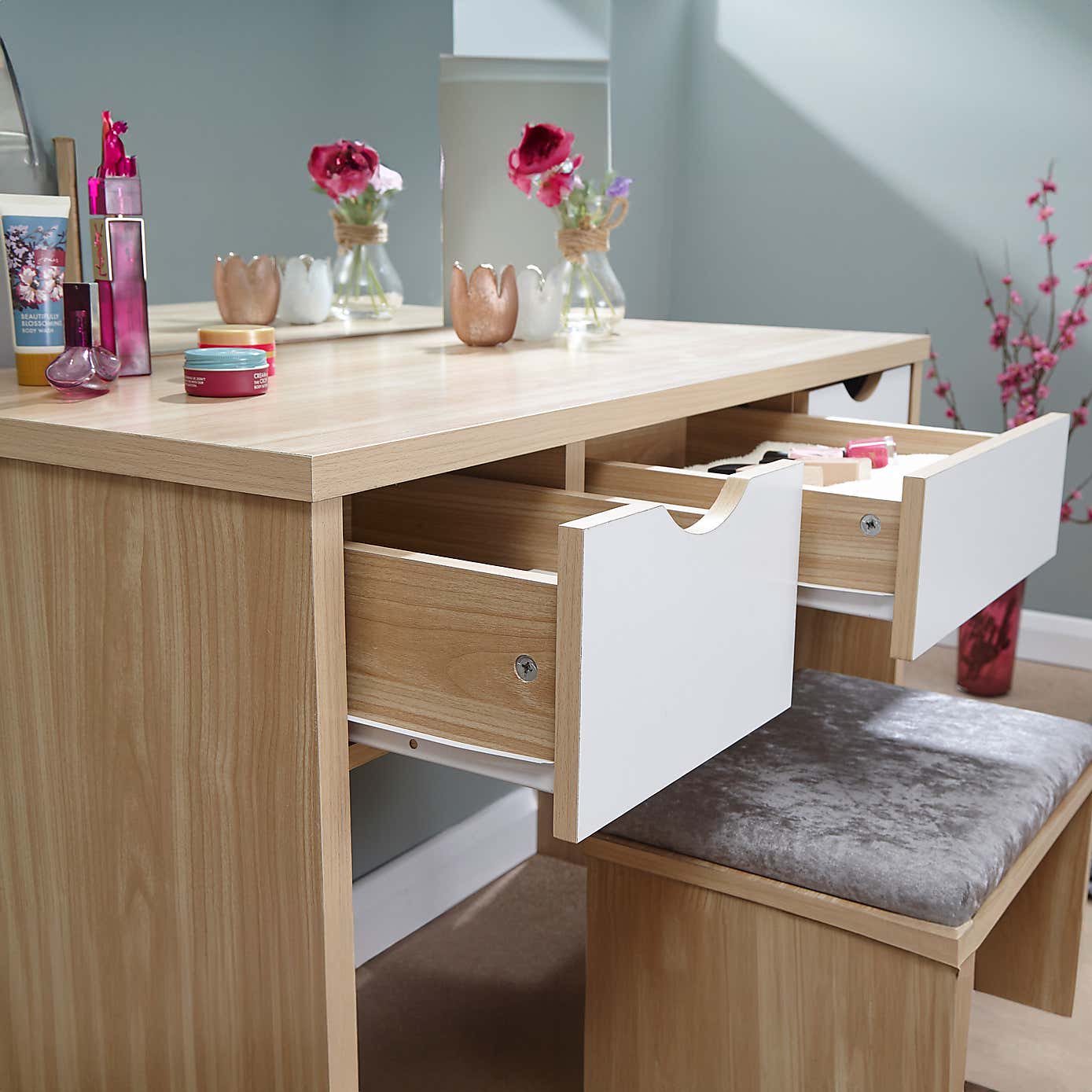 Elizabeth Dressing Table Stet