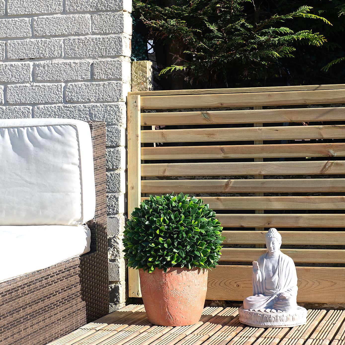 Artificial 42cm Topiary Ball in Terracotta Pot