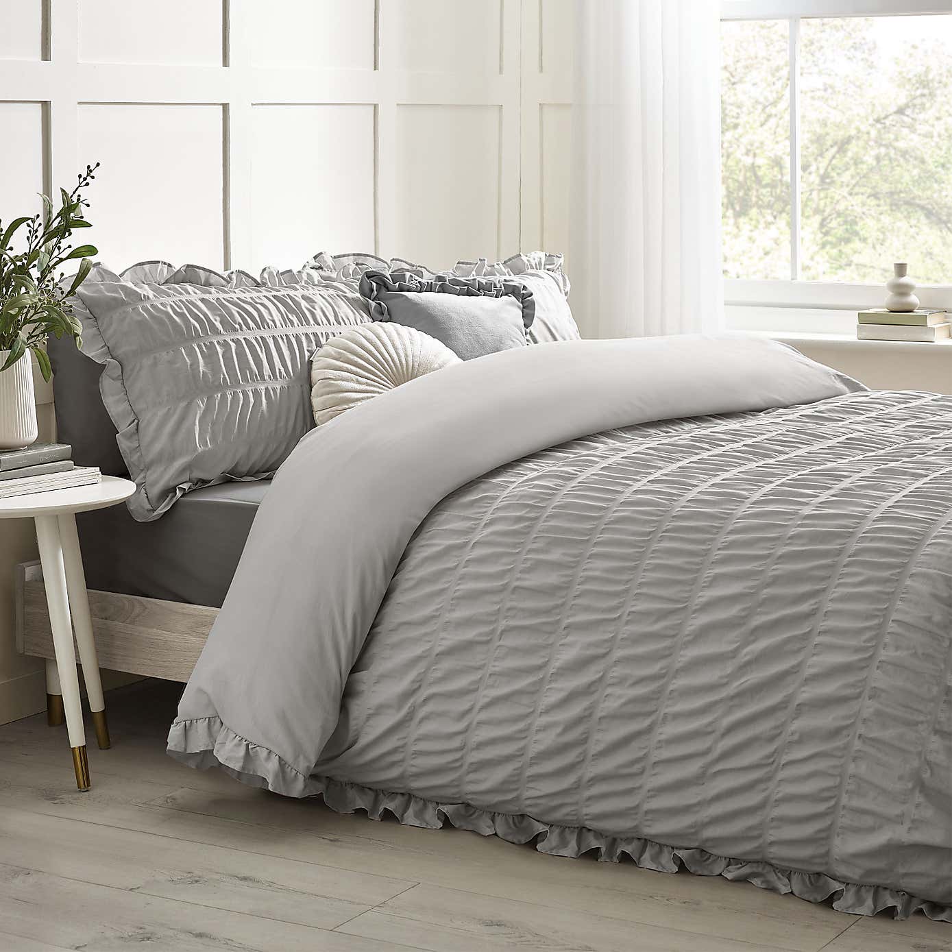 Catherine Lansfield Seersucker Frill Duvet Cover & Pillowcase Set