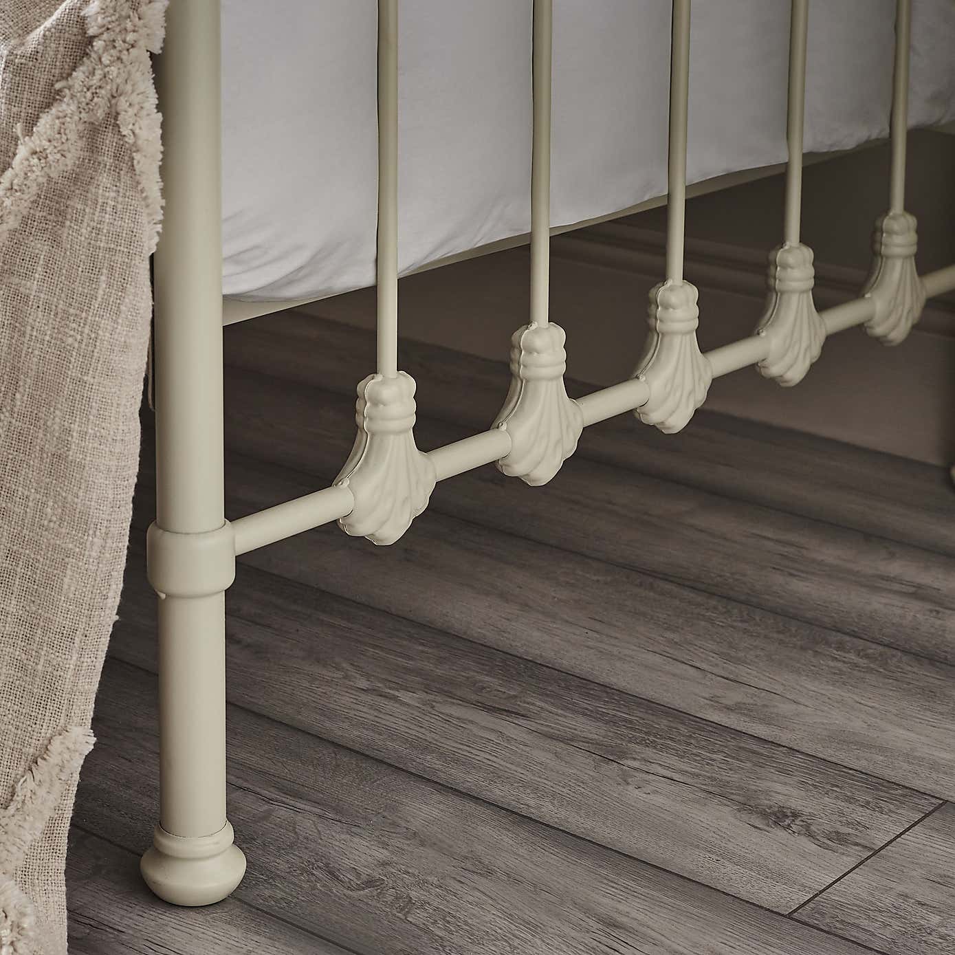 Versaille Day Bed Frame and Trundle