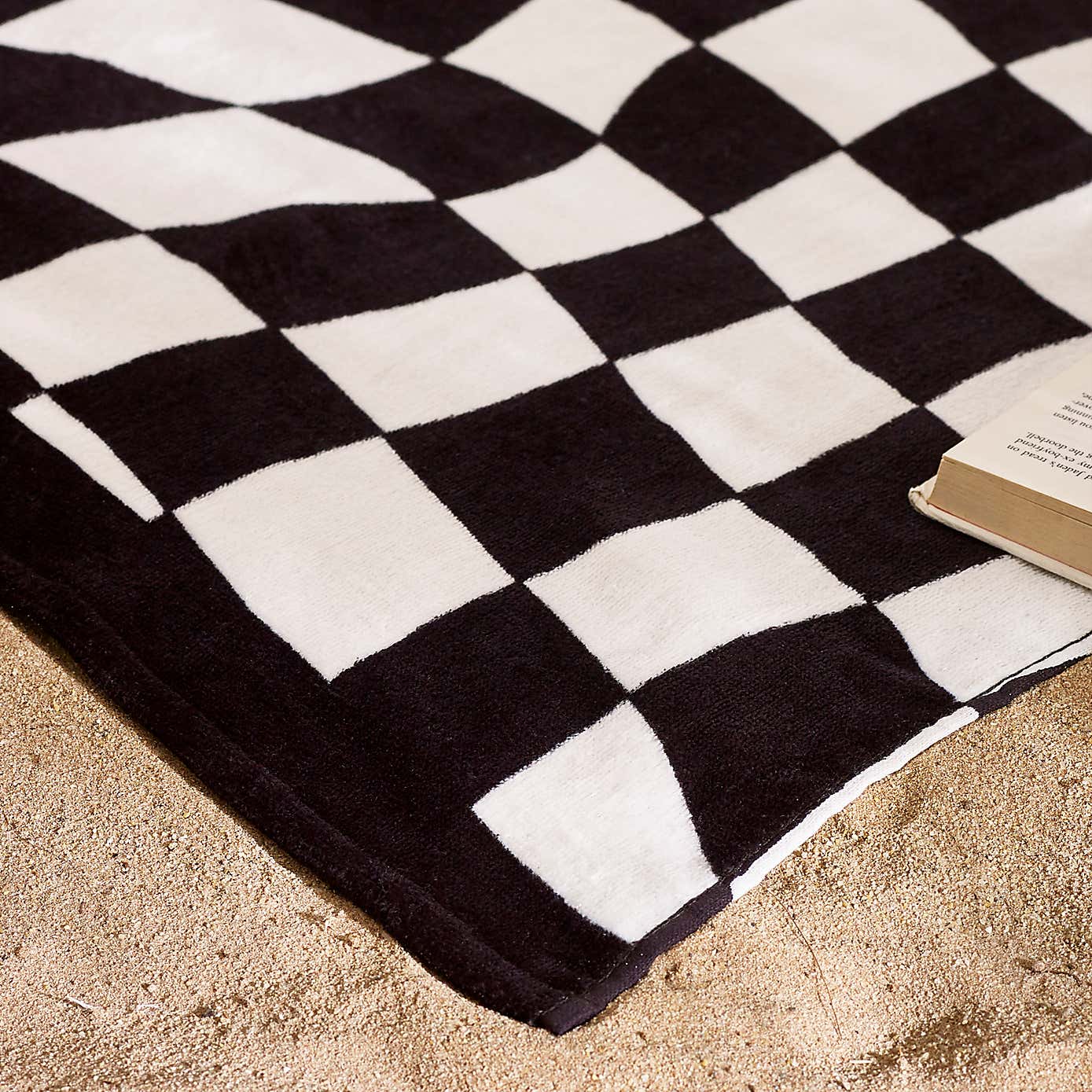 Catherine Lansfield Checkerboard Beach Towel