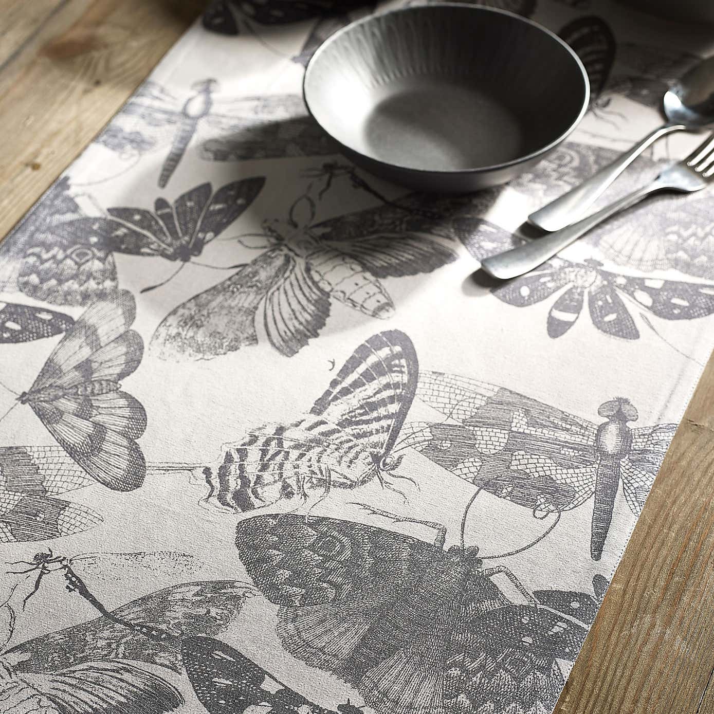 Kew Living Jewels Table Runner