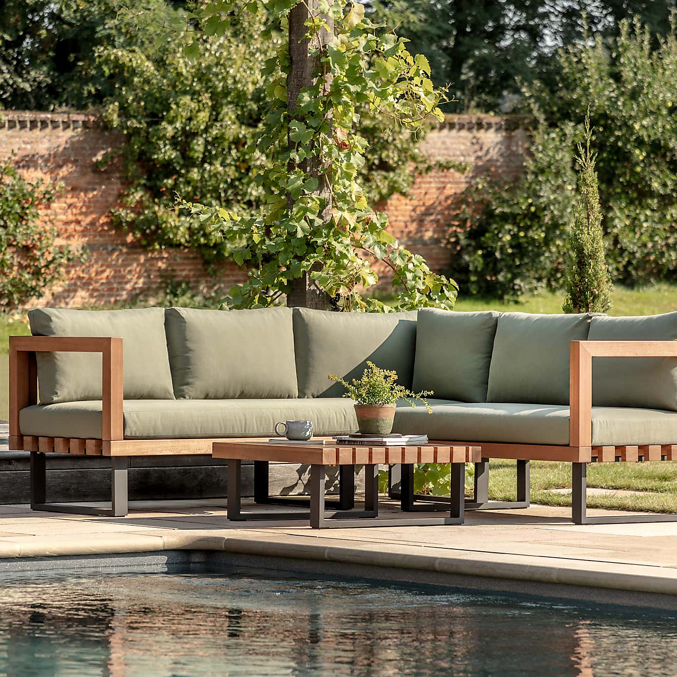 Westwell Corner Sofa Set