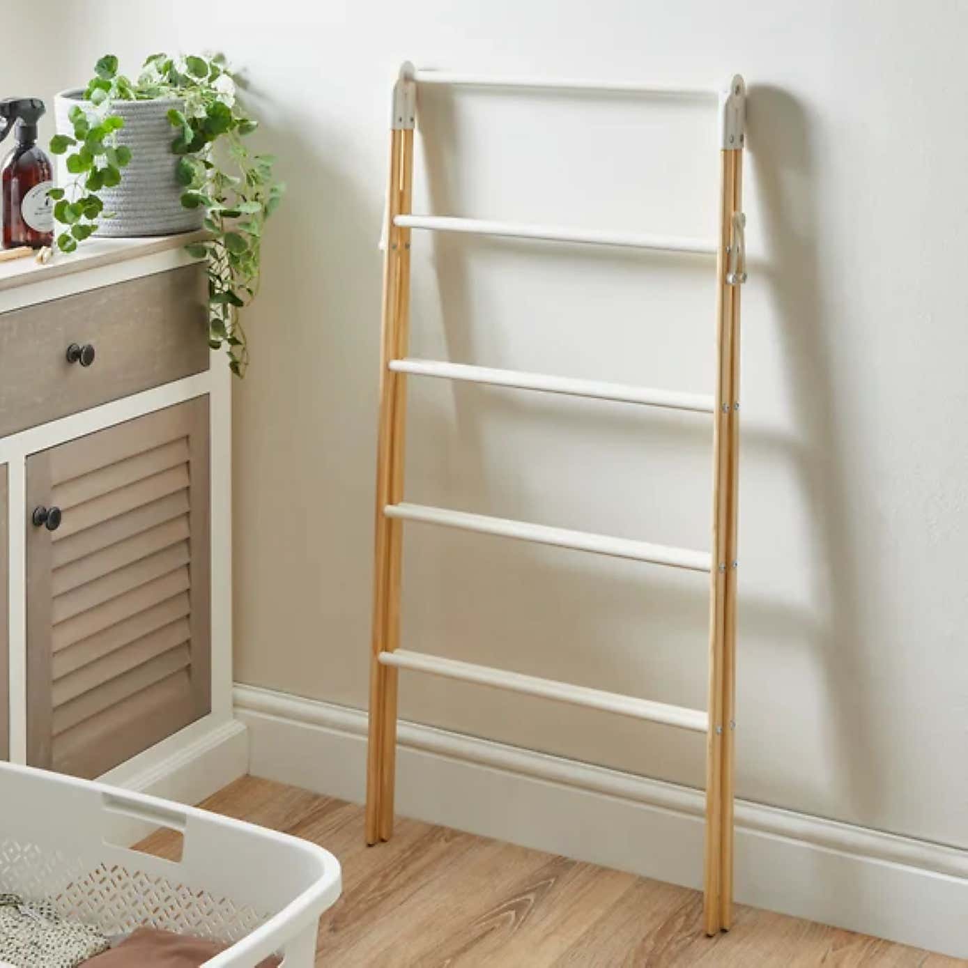 Indoor Pine Wood Ladder Airer