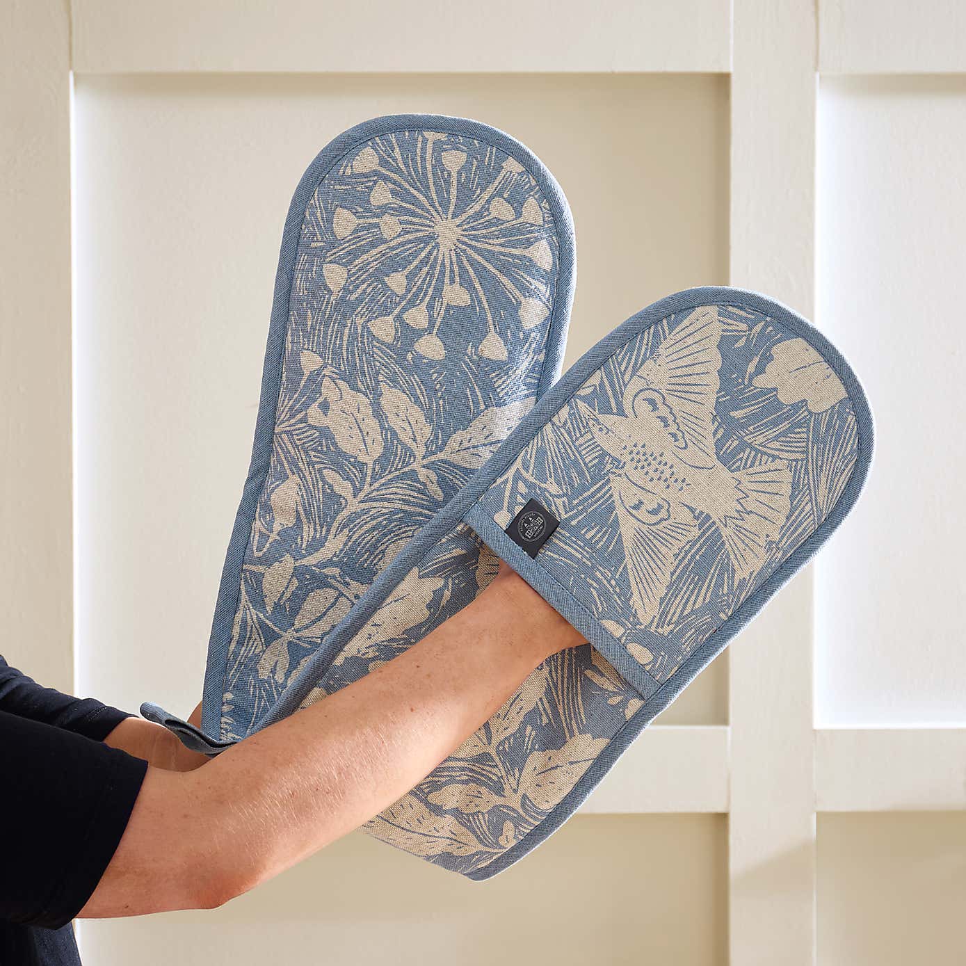 NHM Meadow Starling Double Oven Glove