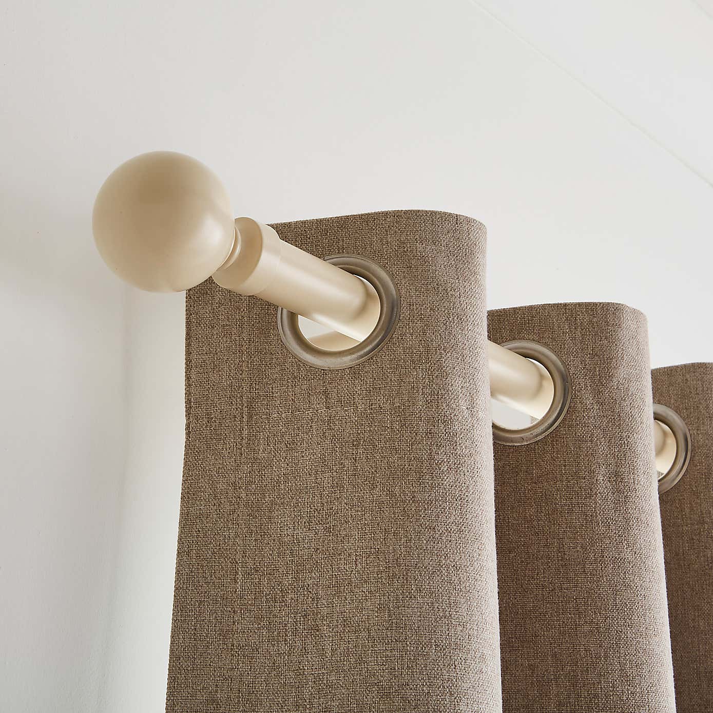 Ashton Metal Curtain Pole