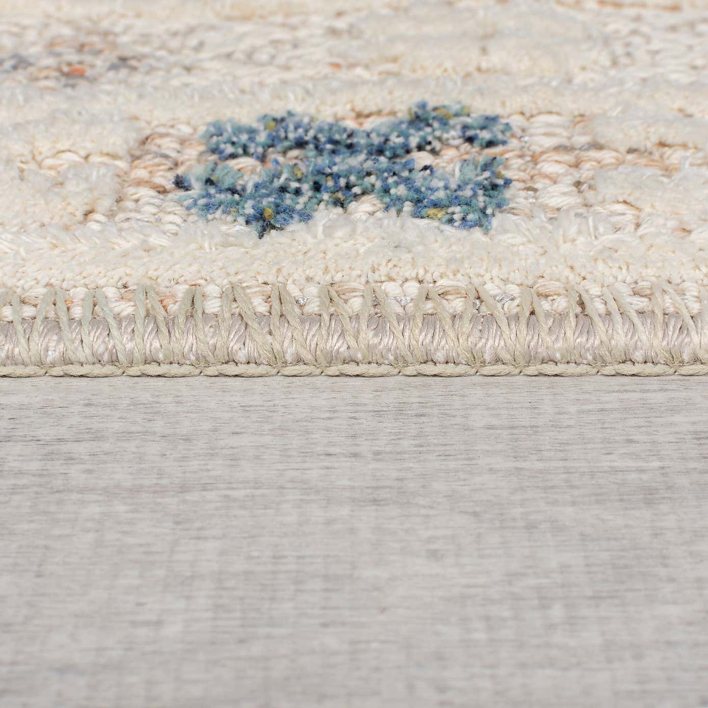 Elessia Traditional Washable Rug