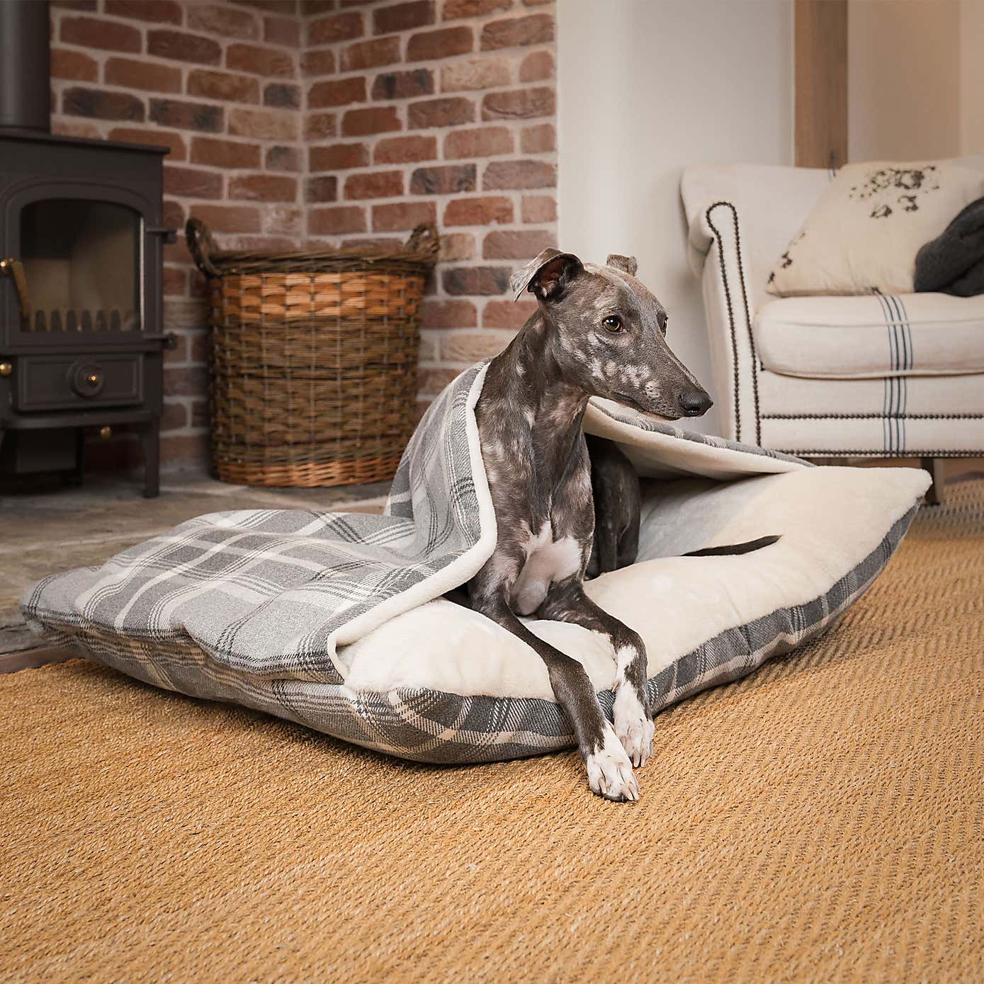 Lords and Labradors Balmoral Tweed Sleepy Burrow Dog Bed
