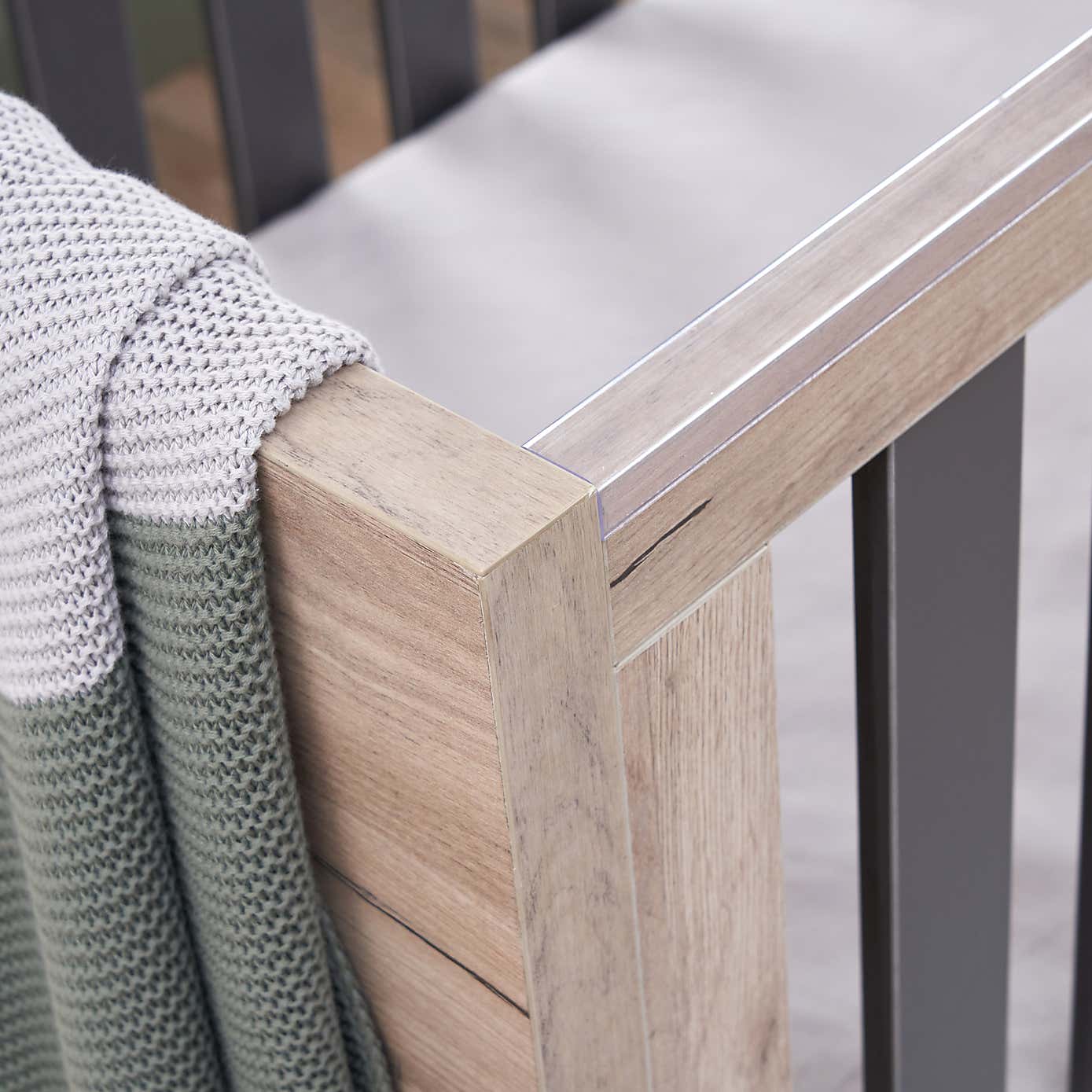 Tutti Bambini Como Cot Bed