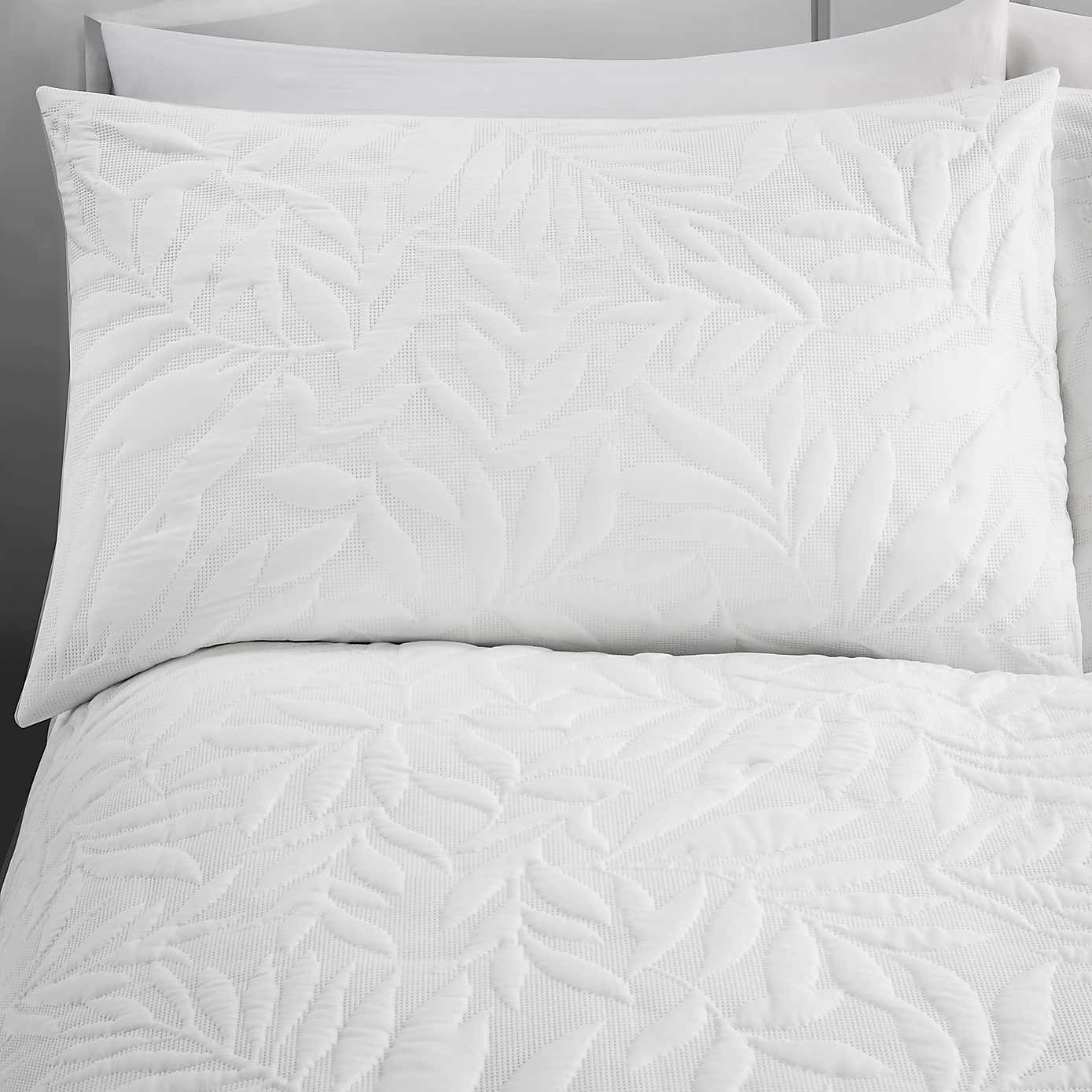 Luana 3D Floral Duvet Cover and Pillowcase Set
