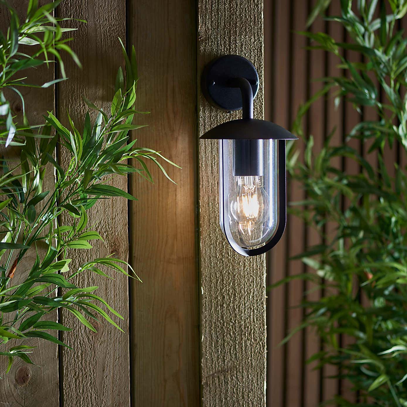 Vogue Roman Outdoor Wall Light